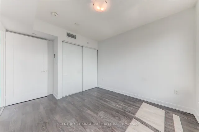Additional image 19 of 275 Village Green Sq Unit 2123