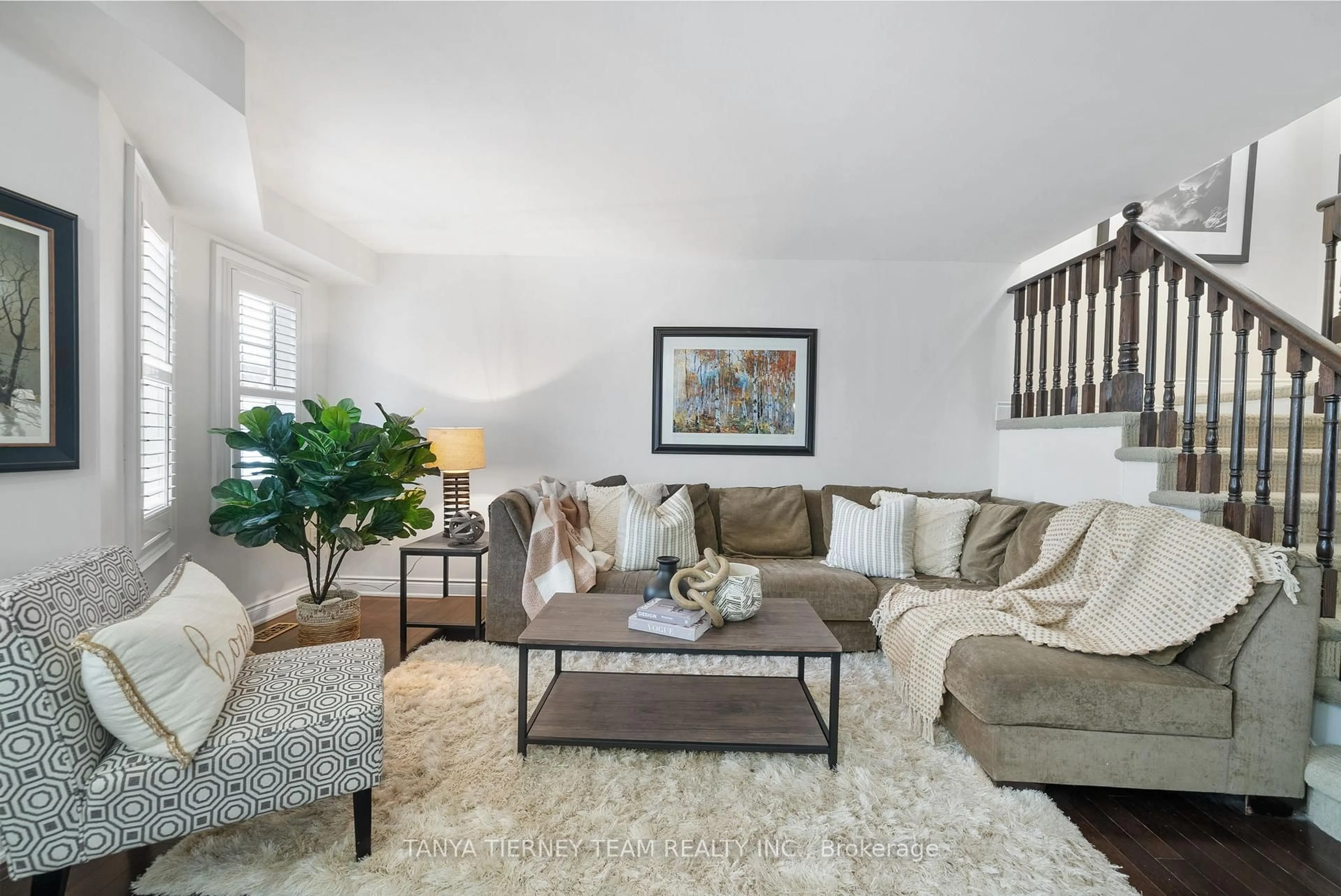 Living room with furniture, unknown for 3 Croxall Blvd, Whitby Ontario L1M 0E6