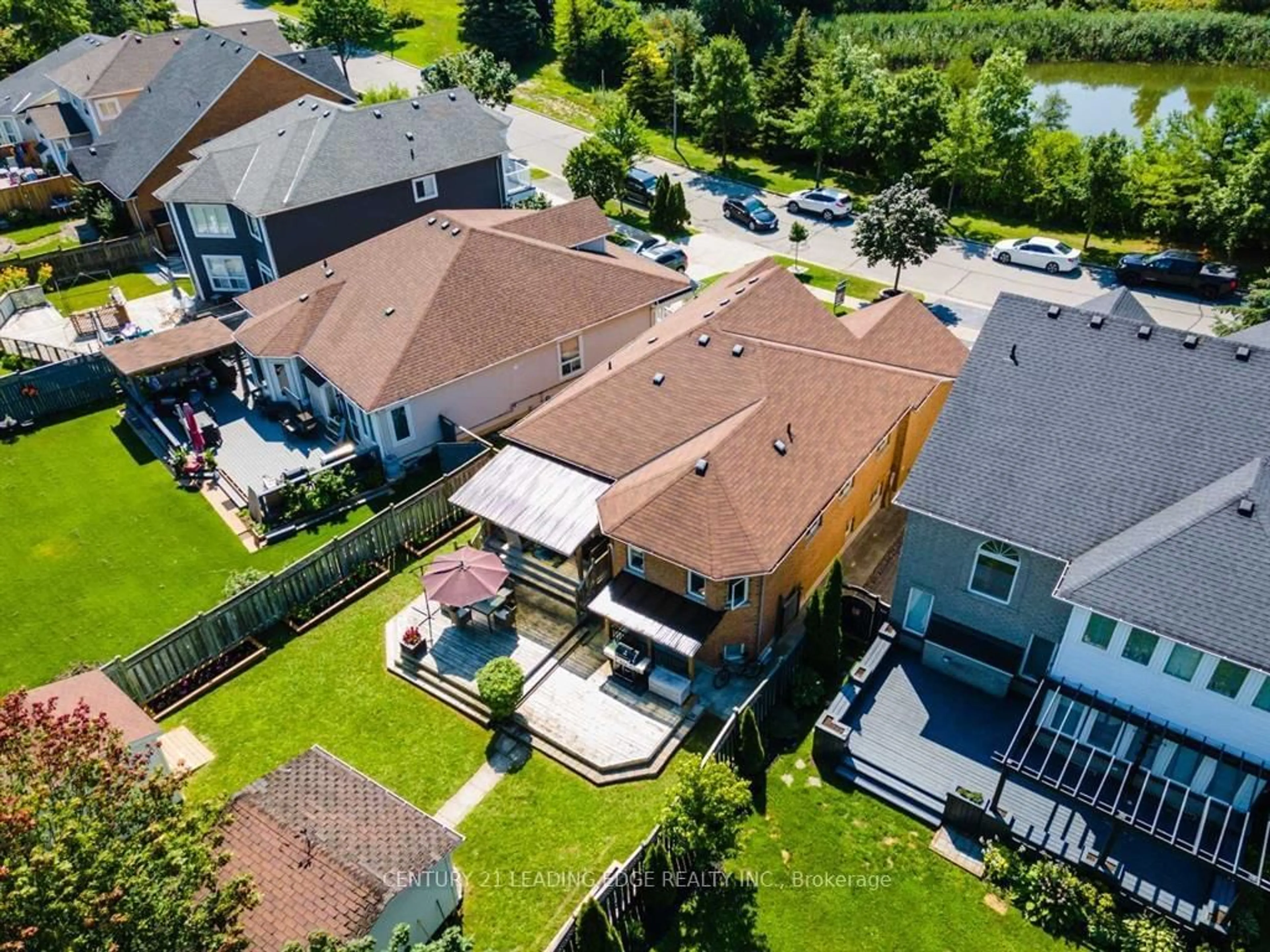 A pic from outside/outdoor area/front of a property/back of a property/a pic from drone, street for 30 Amanda Ave, Whitby Ontario L1M 1K4