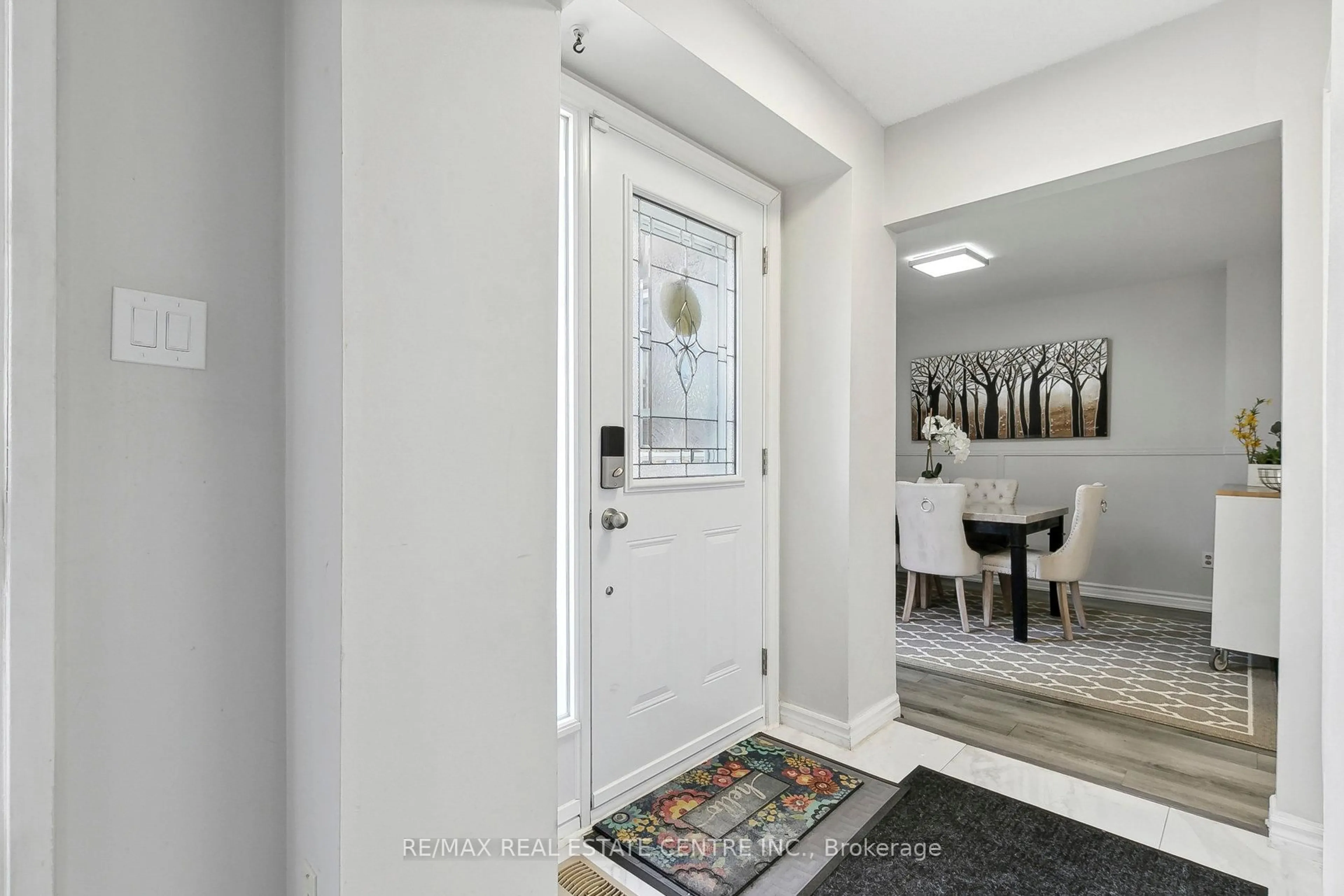 Indoor entryway for 2 Dailing Gate #56, Toronto Ontario M1B 1Z8