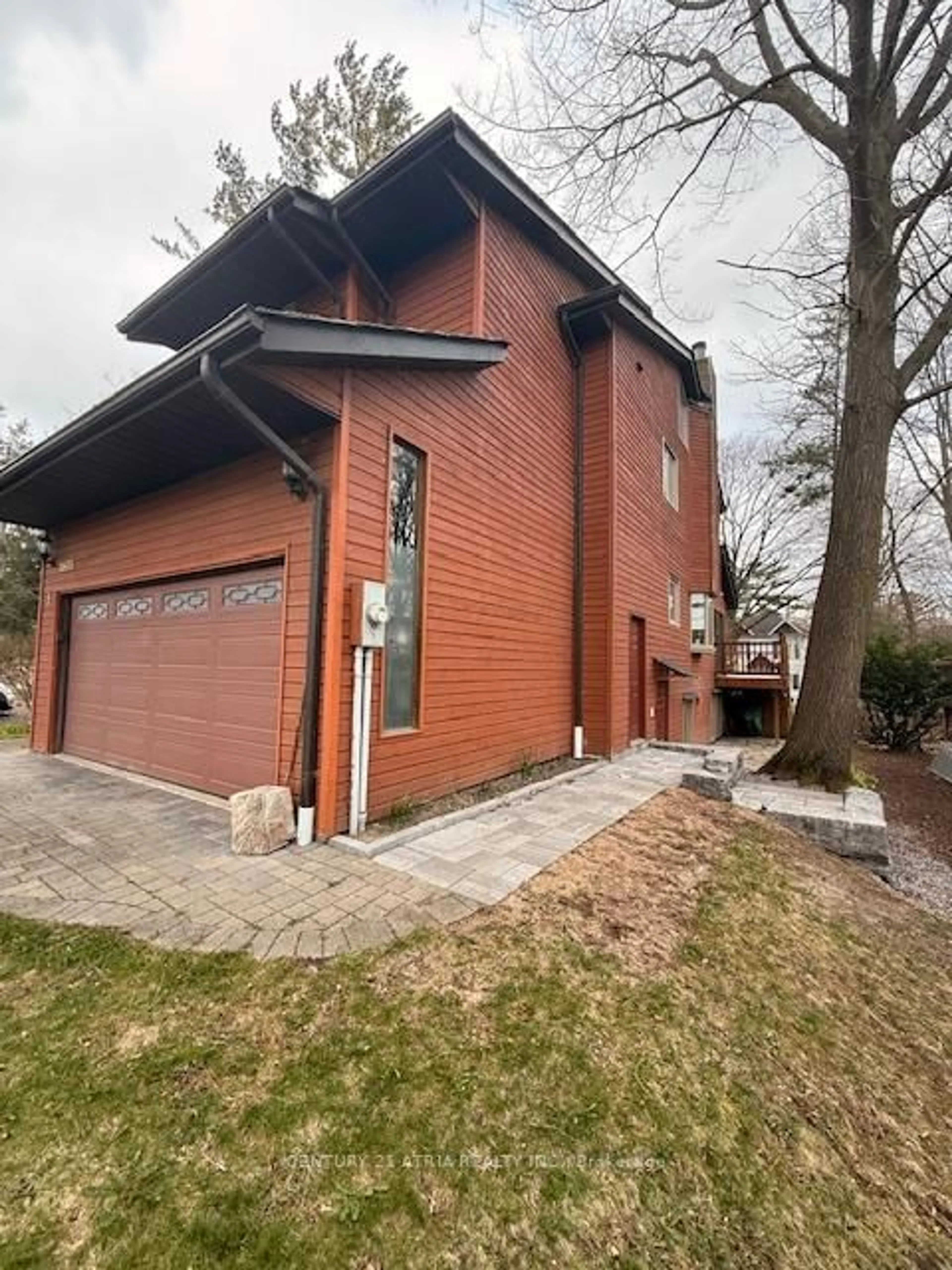 Home with brick exterior material, street for 2671 Thickson Rd, Whitby Ontario L1N 6J3