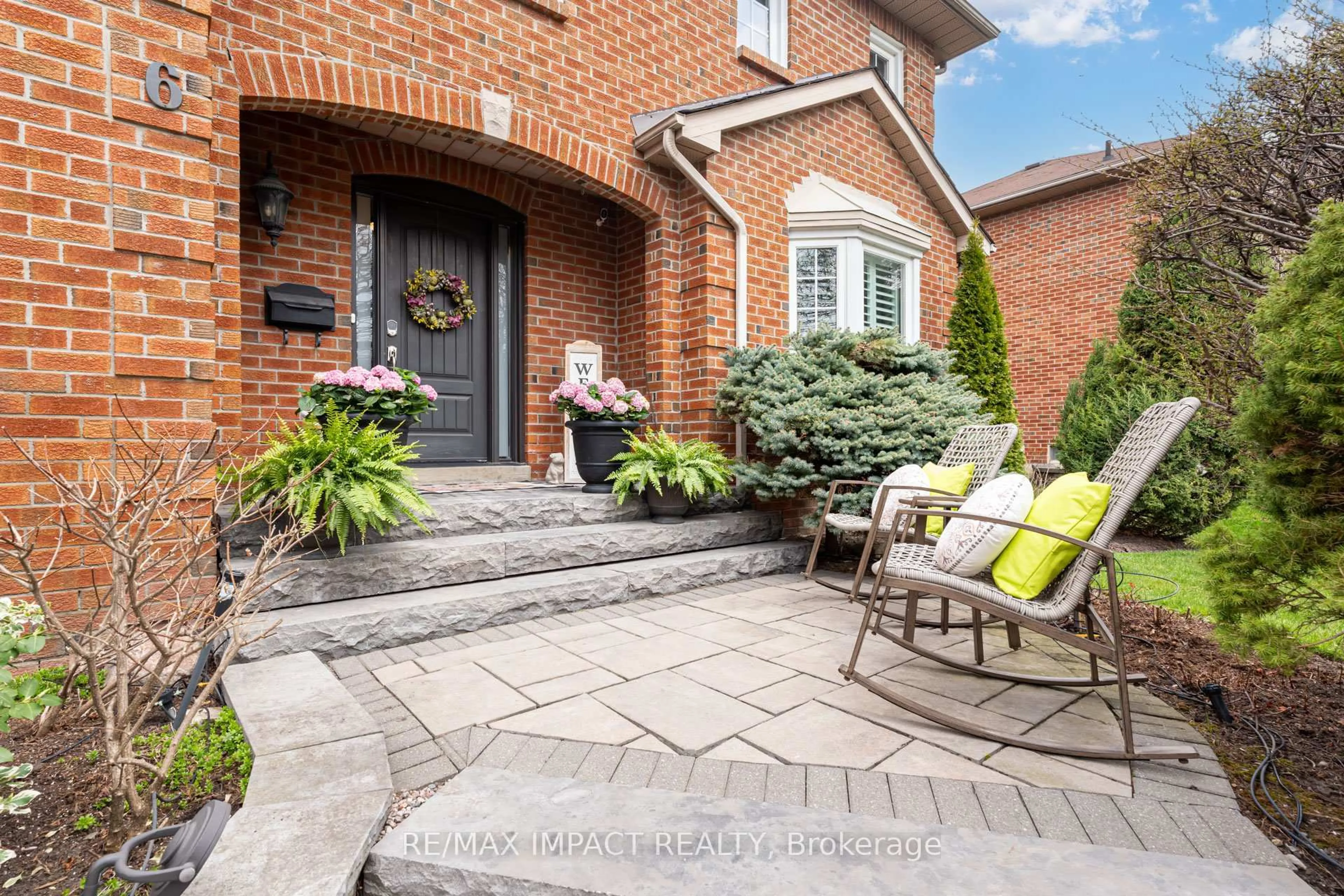 Home with brick exterior material, street for 6 Longford Crt, Whitby Ontario L1R 1C6