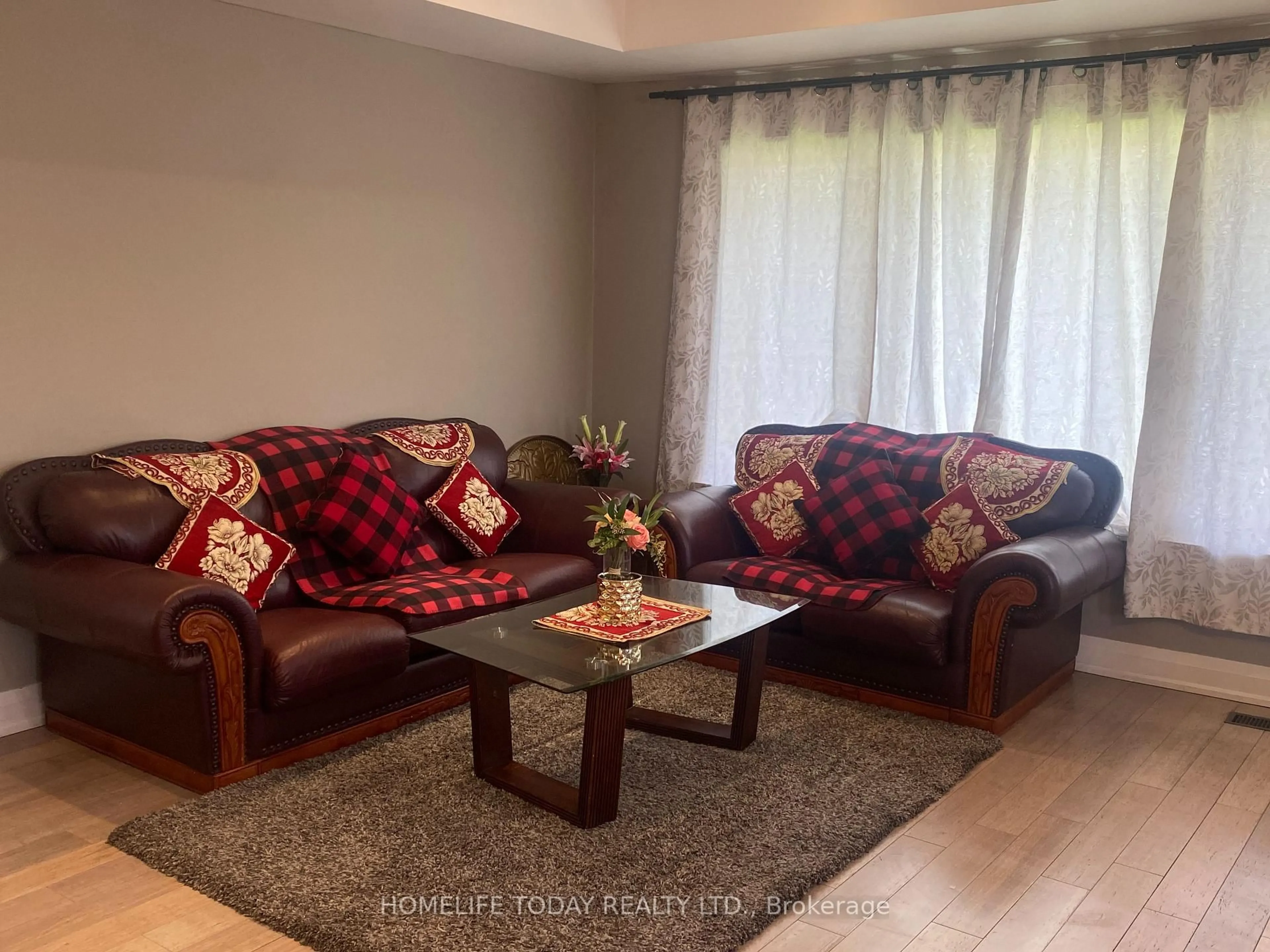 Living room with furniture, unknown for 6 Greyabbey Tr, Toronto Ontario M1E 1V7
