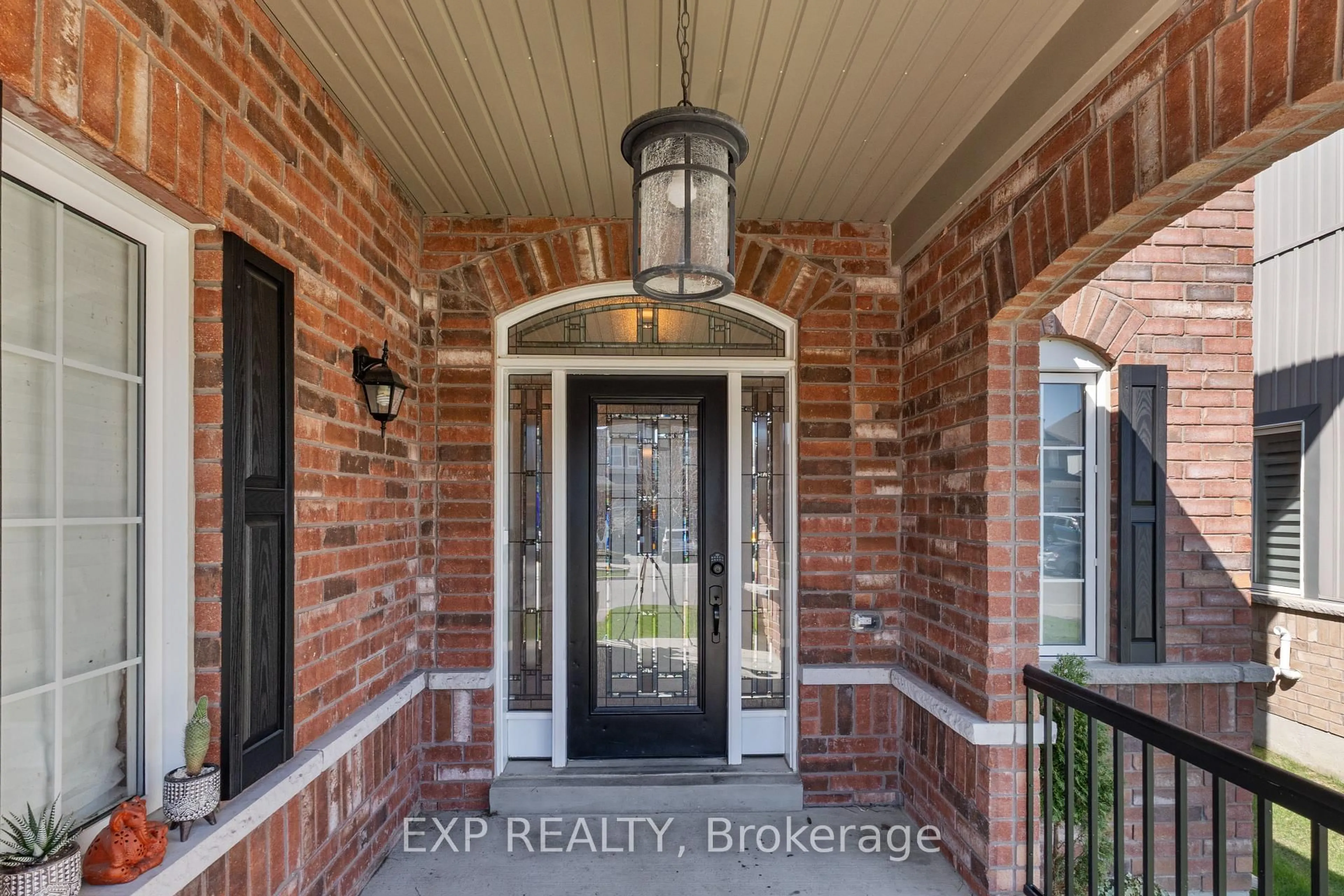 Indoor entryway for 193 Kenneth Cole Dr, Clarington Ontario L1C 0S6