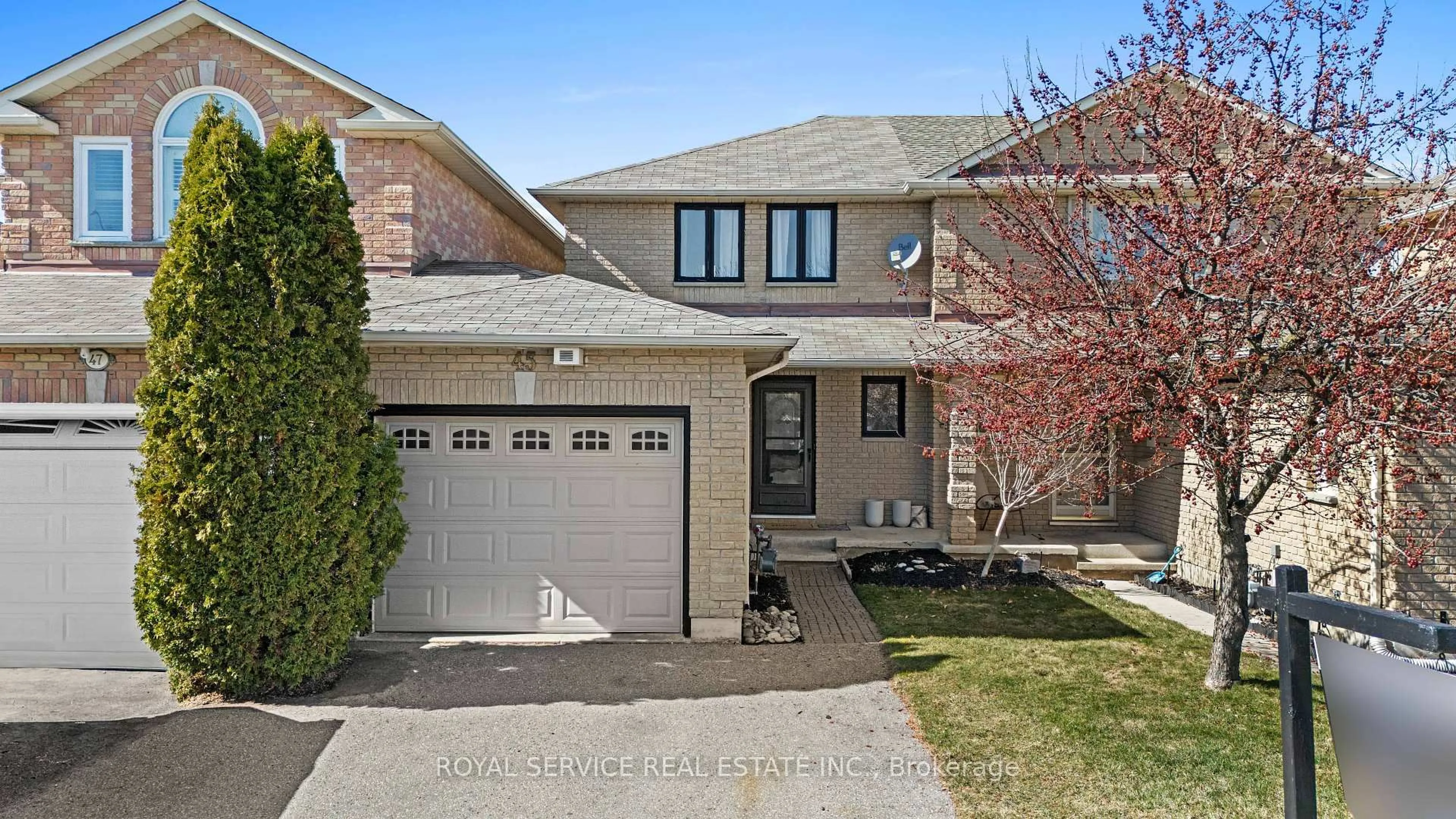 Home with brick exterior material, street for 45 Short Cres, Clarington Ontario L1E 2Z5