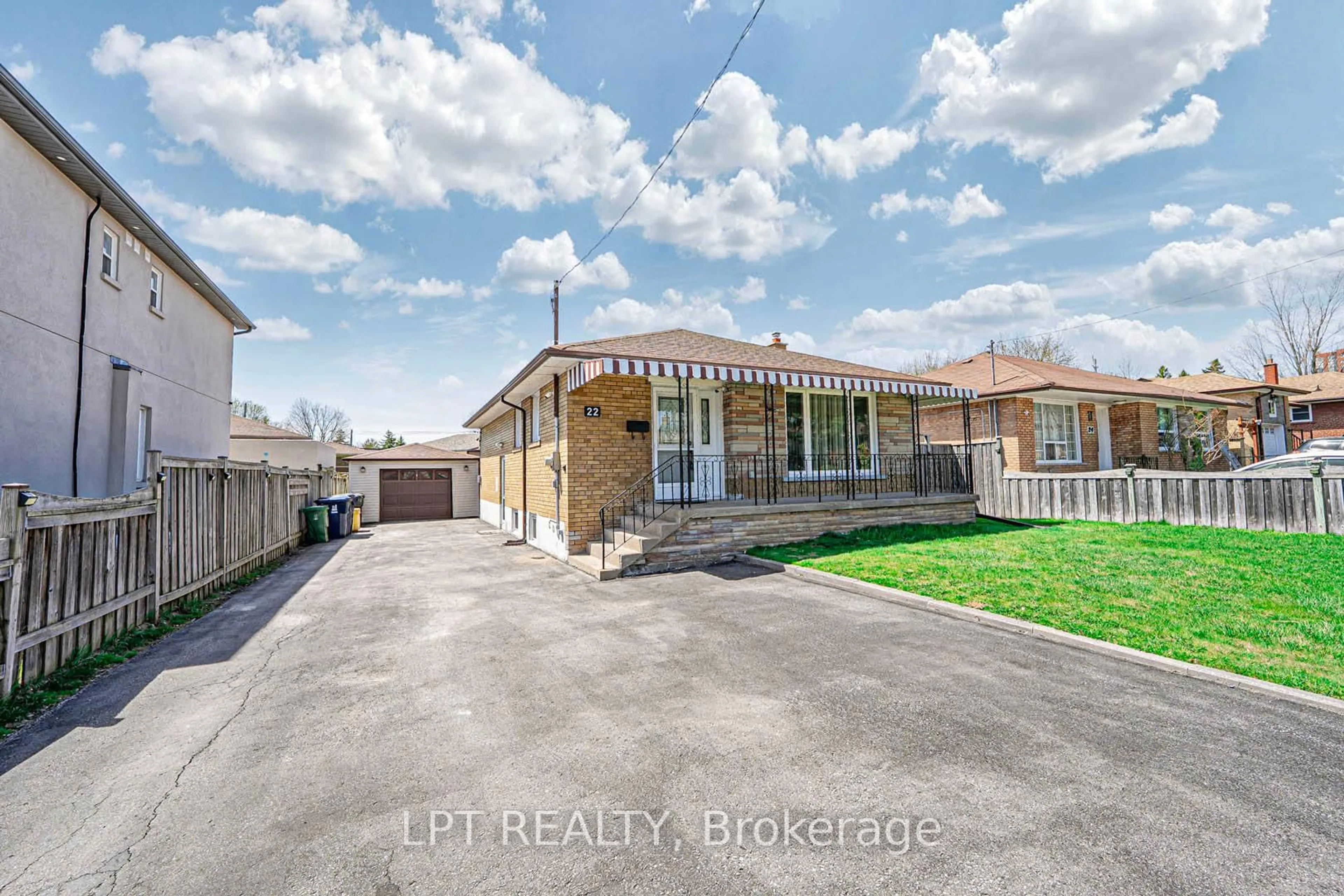 A pic from outside/outdoor area/front of a property/back of a property/a pic from drone, street for 22 Independence Dr, Toronto Ontario M1K 3R8