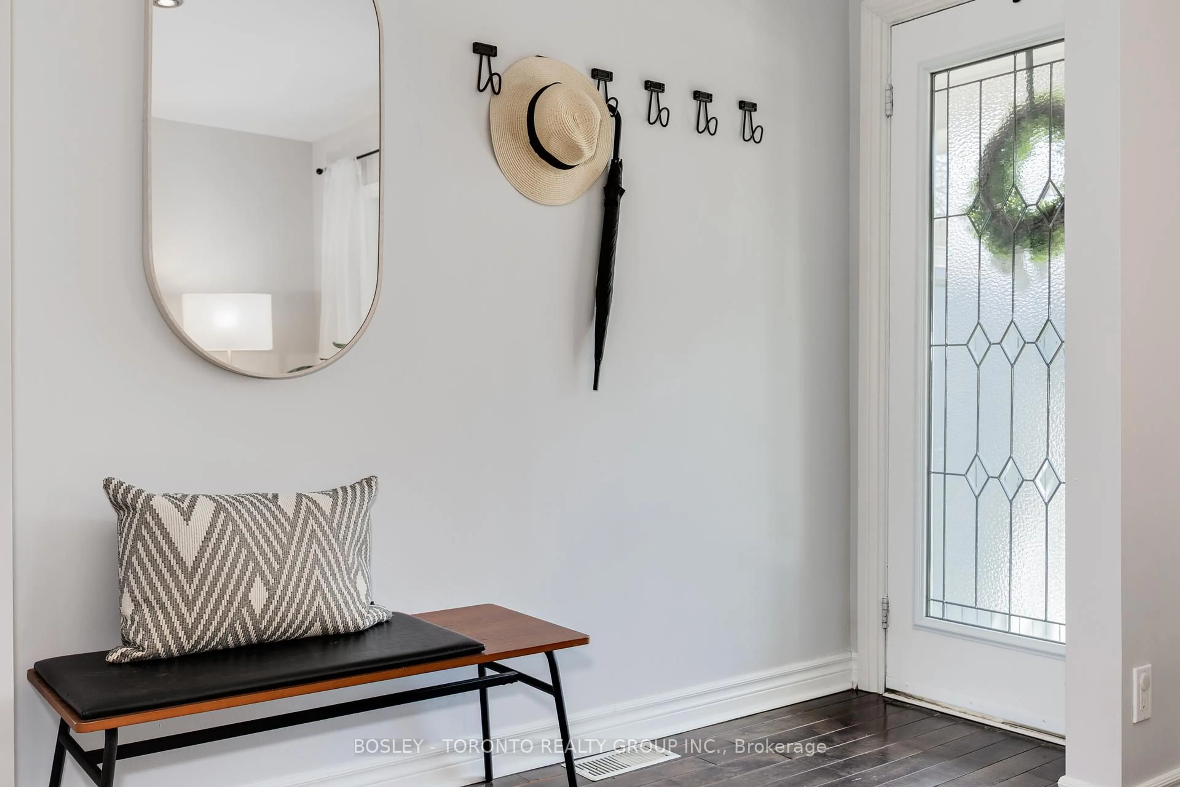 Indoor entryway for 26 Rushbrooke Ave, Toronto Ontario M4M 3A9