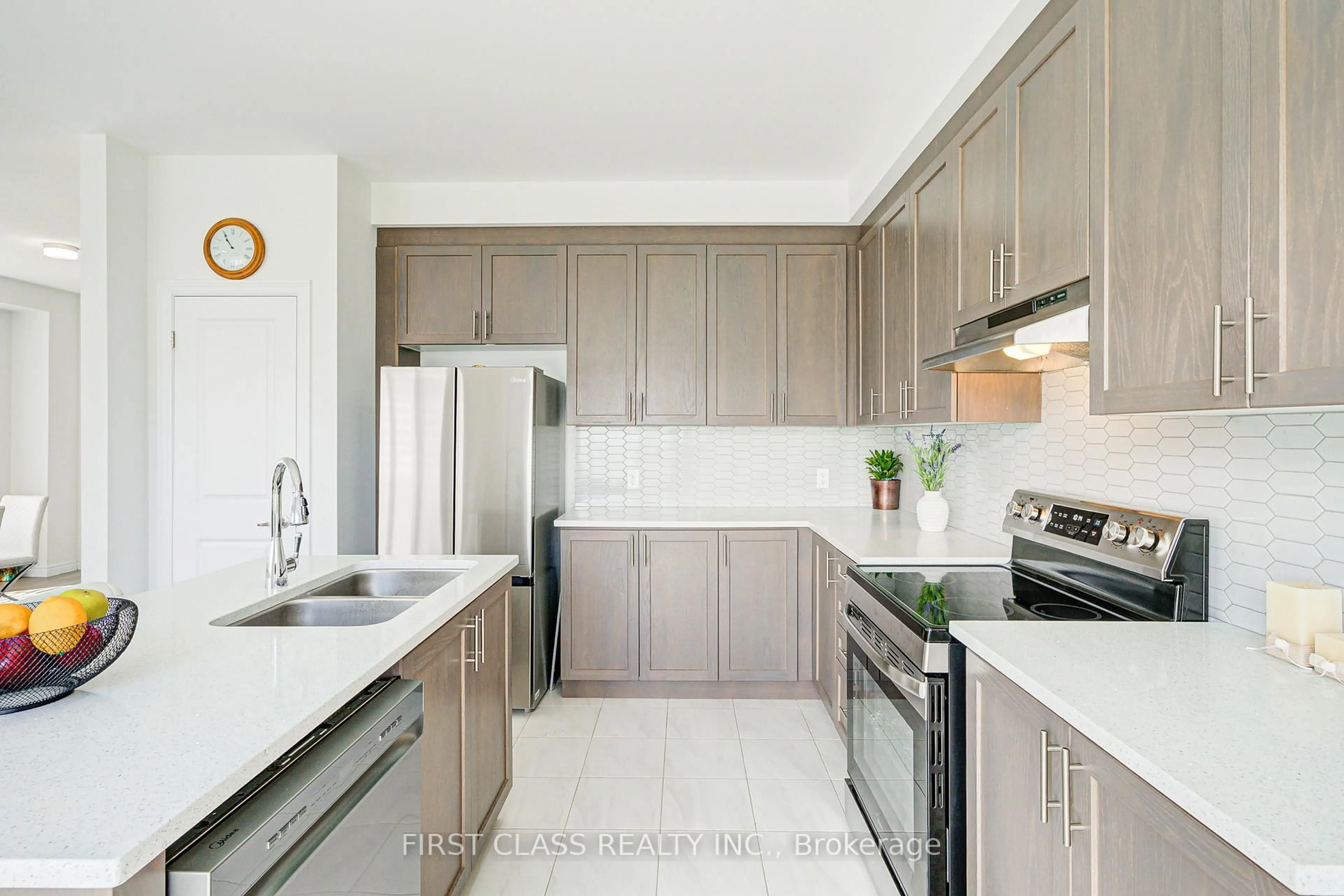 Unknown for 2049 Chris Mason St, Oshawa Ontario L1H 7K5