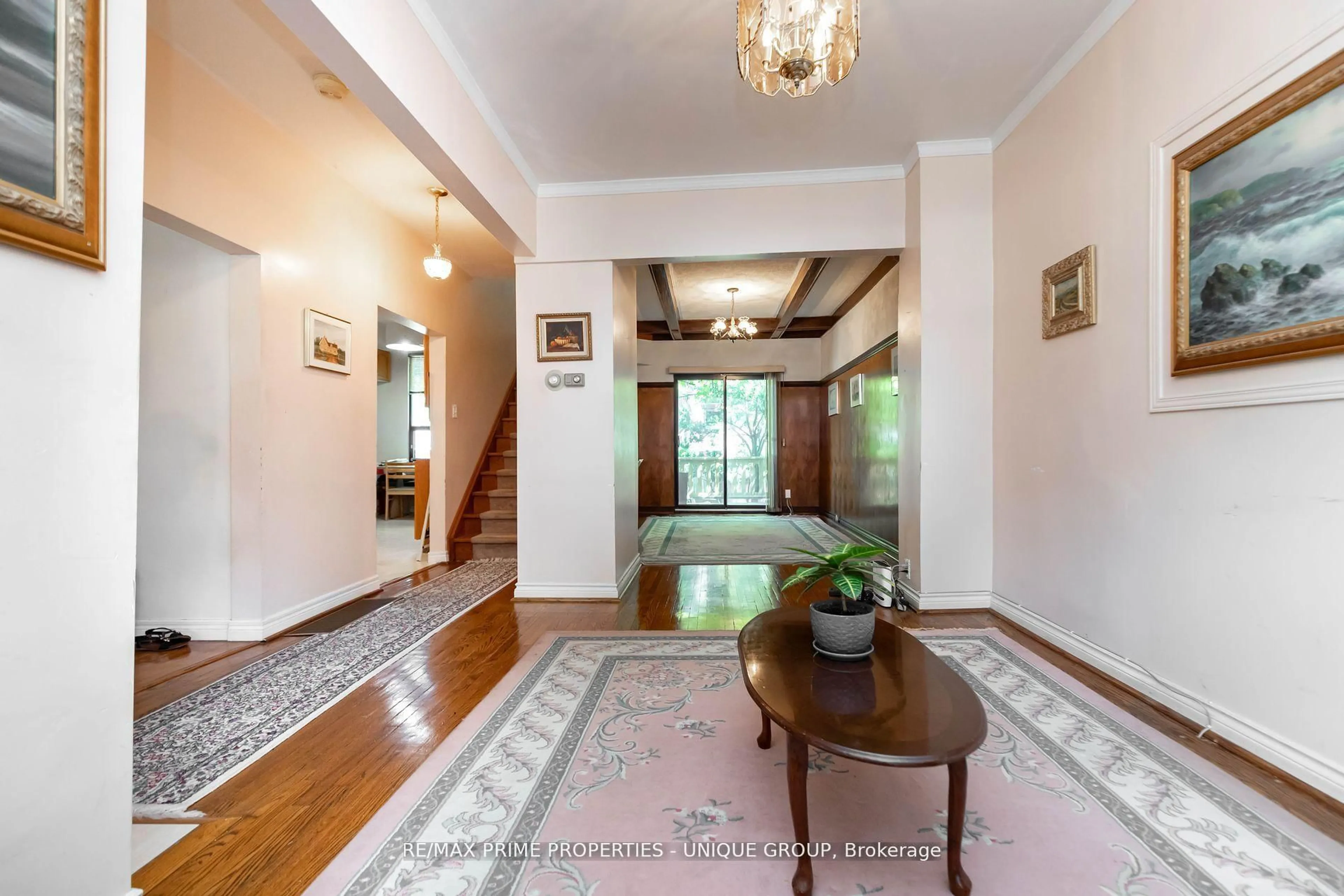 Indoor foyer for 21 Cambridge Ave, Toronto Ontario M4K 2L2