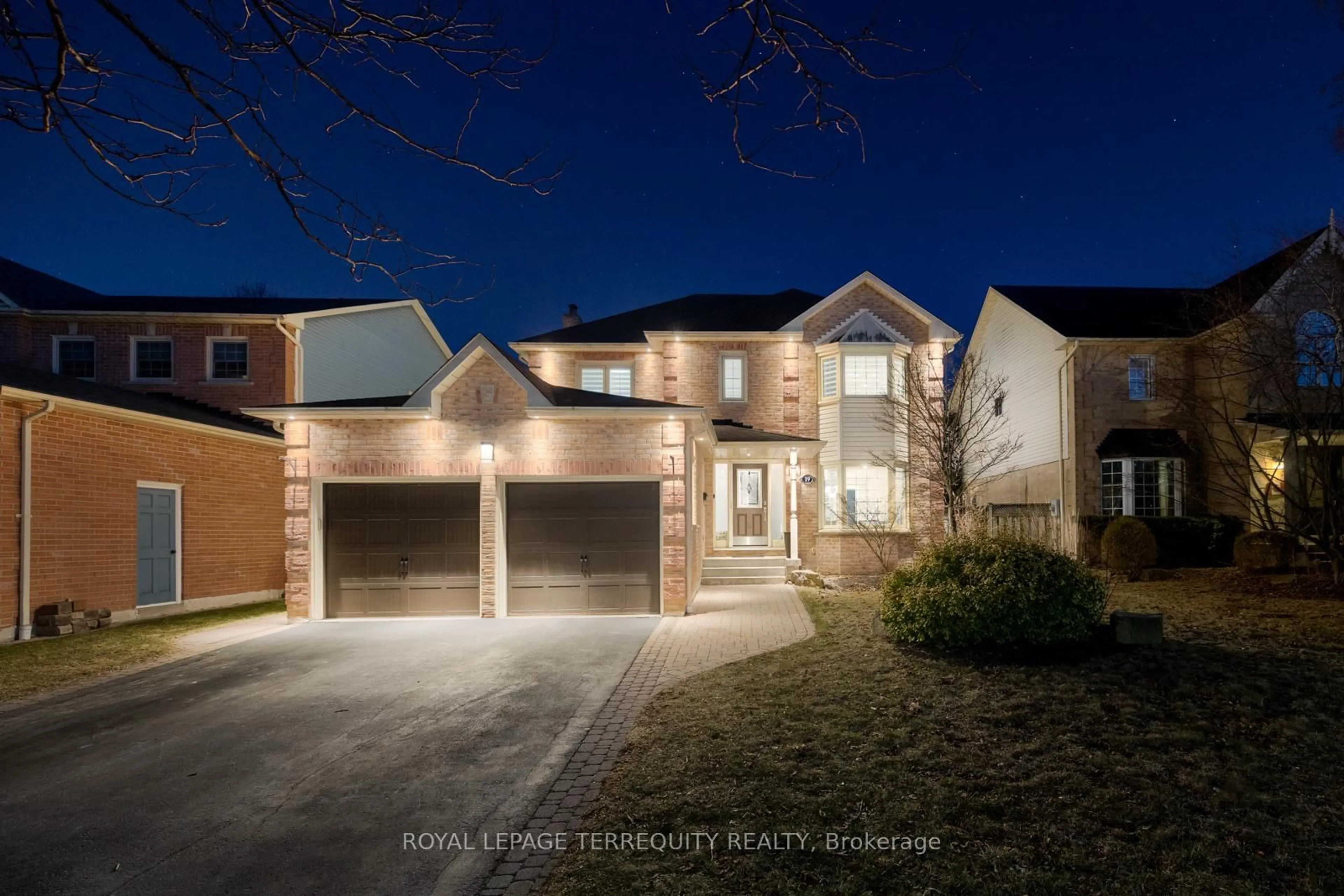 Unknown for 19 Moonstone Dr, Whitby Ontario L1P 1L5