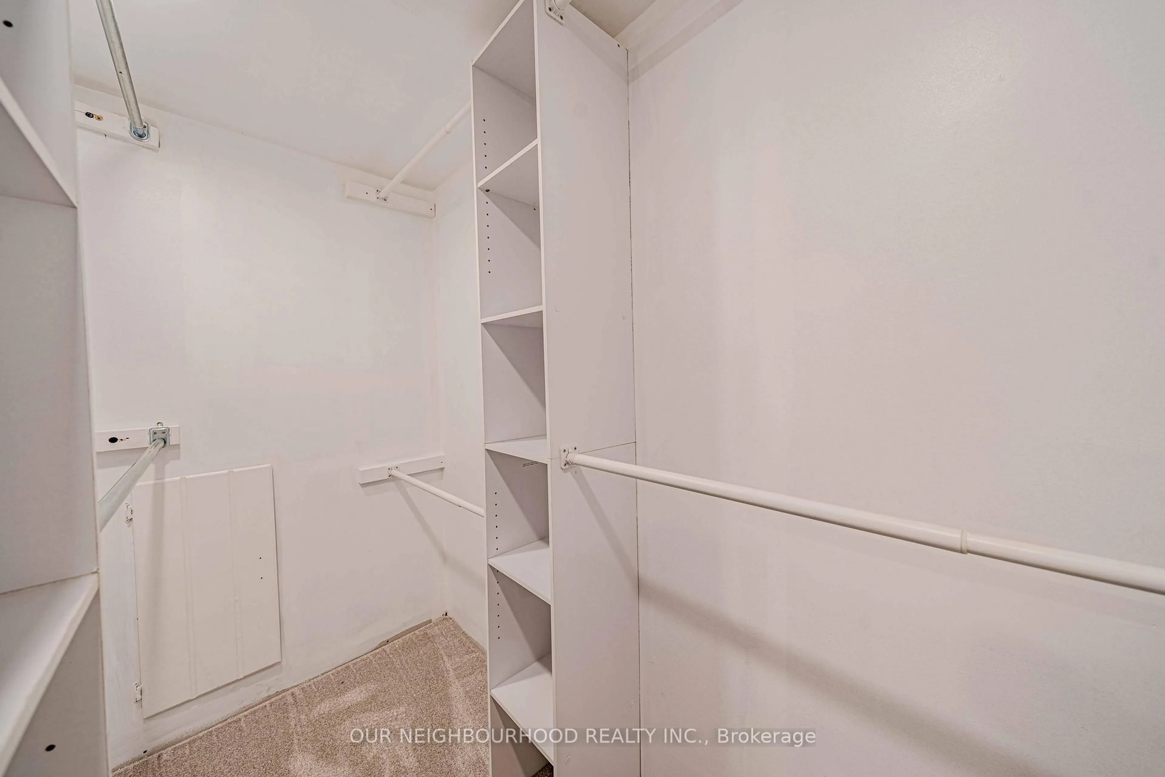 A pic of a room for 960 Glen St #56, Oshawa Ontario L1J 6E8