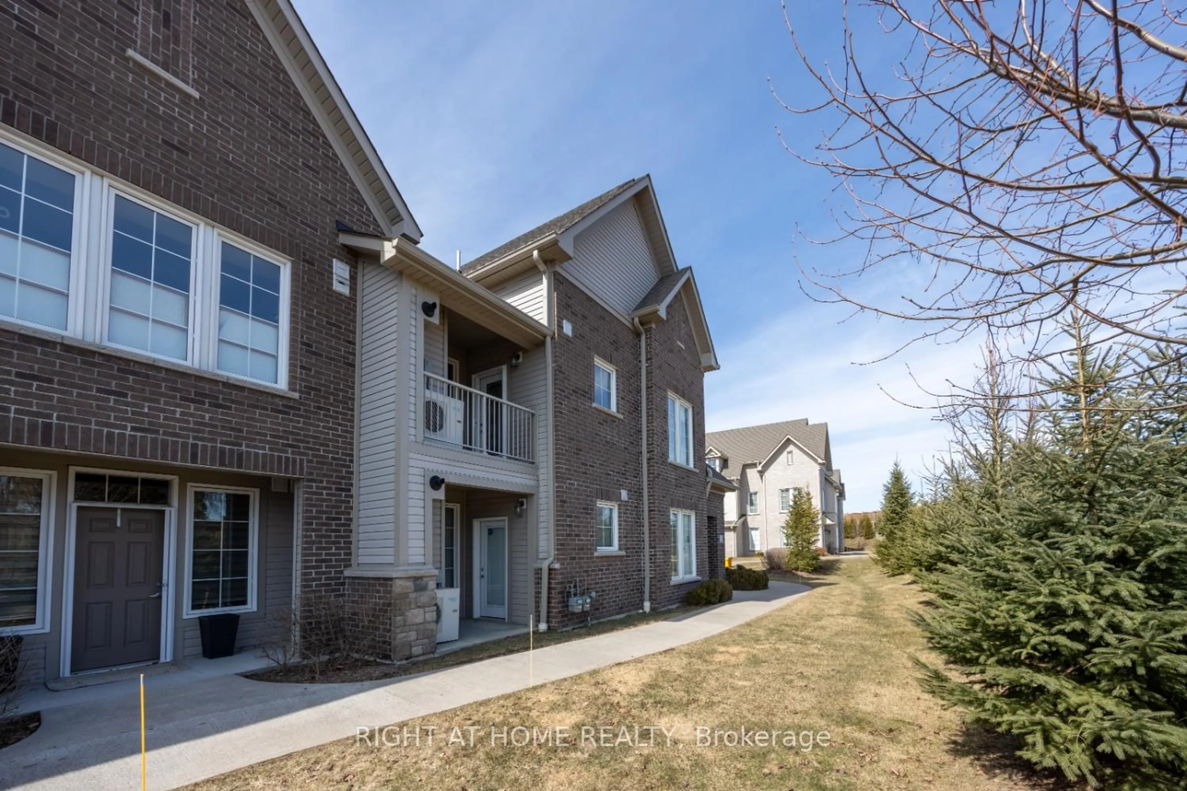 Home with brick exterior material, unknown for 1430 Gord Vinson Ave #7, Clarington Ontario L1E 0J6