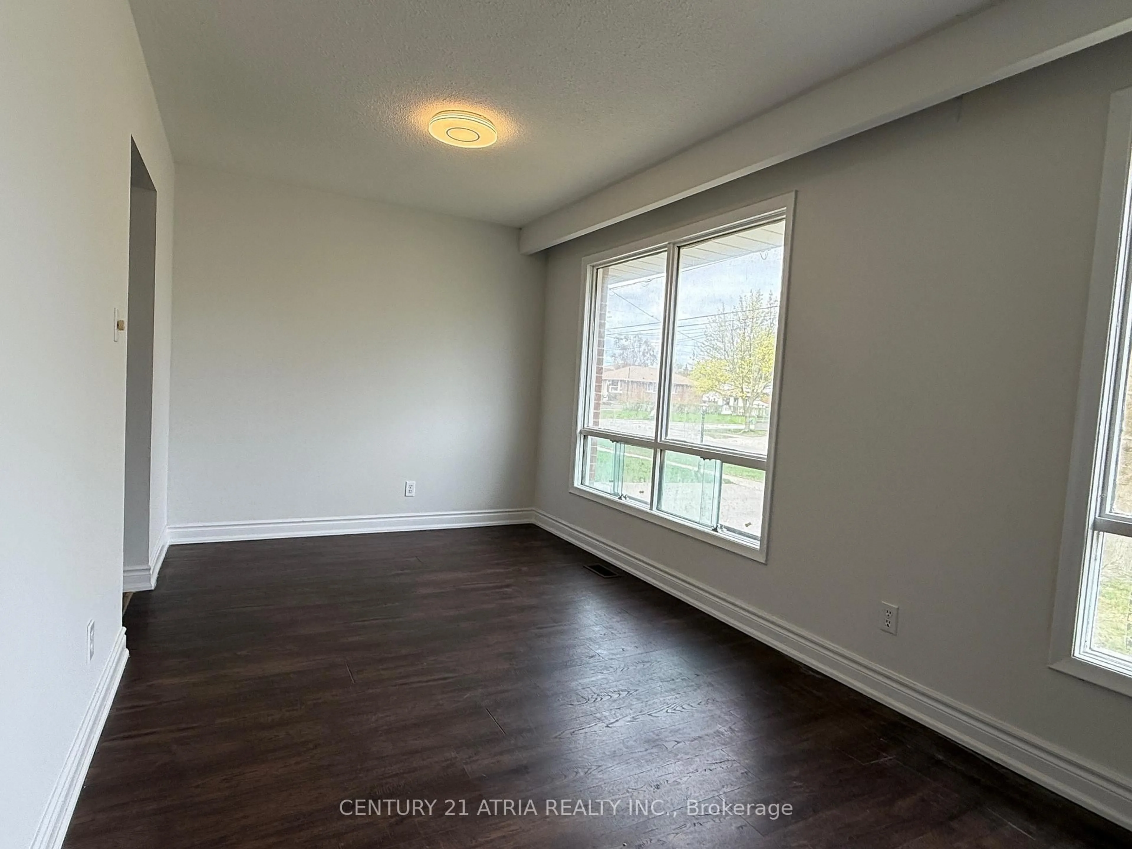 A pic of a room for 1212 Somerville St, Oshawa Ontario L1G 4K8