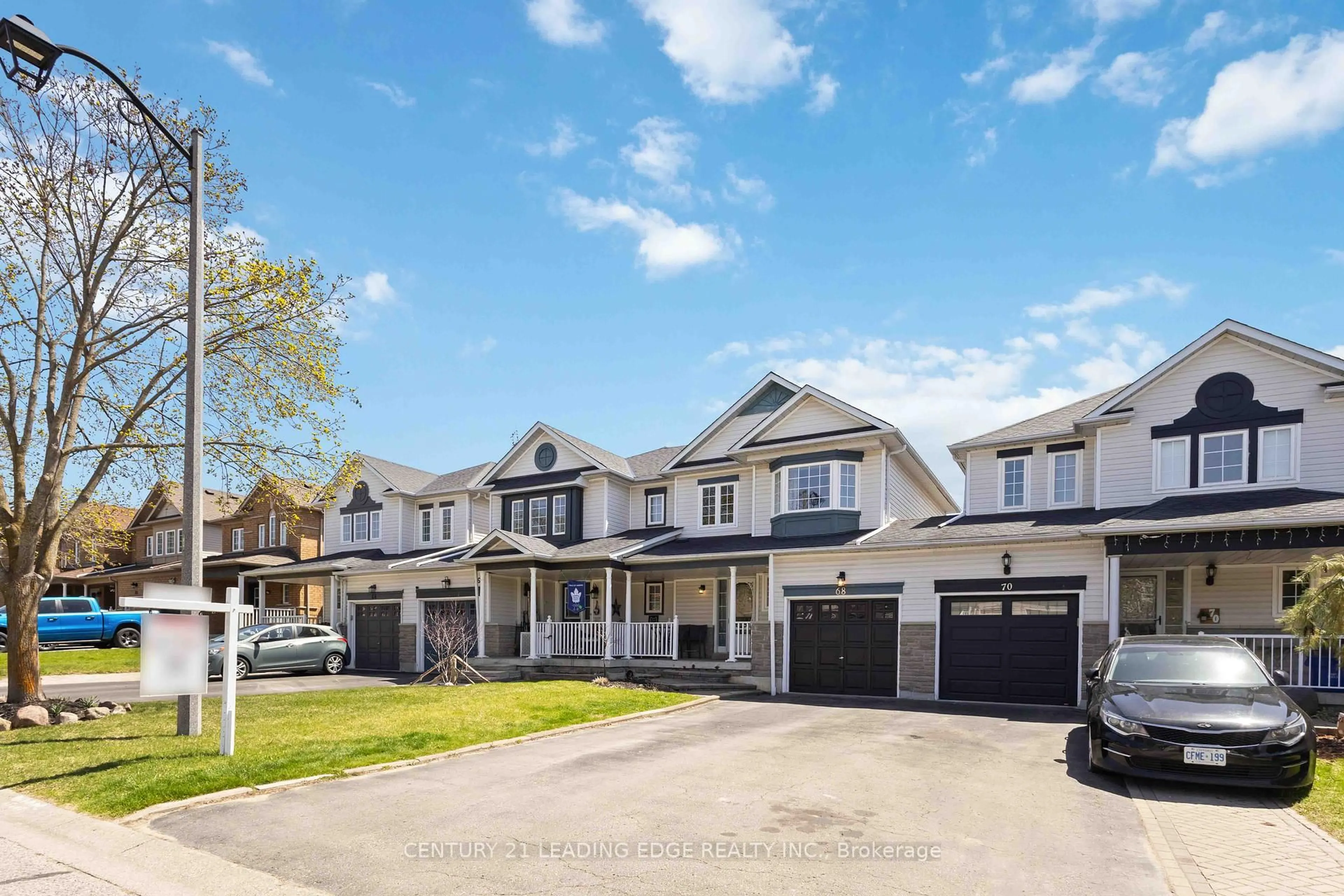 A pic from outside/outdoor area/front of a property/back of a property/a pic from drone, street for 68 Melody Dr, Whitby Ontario L1M 1K2