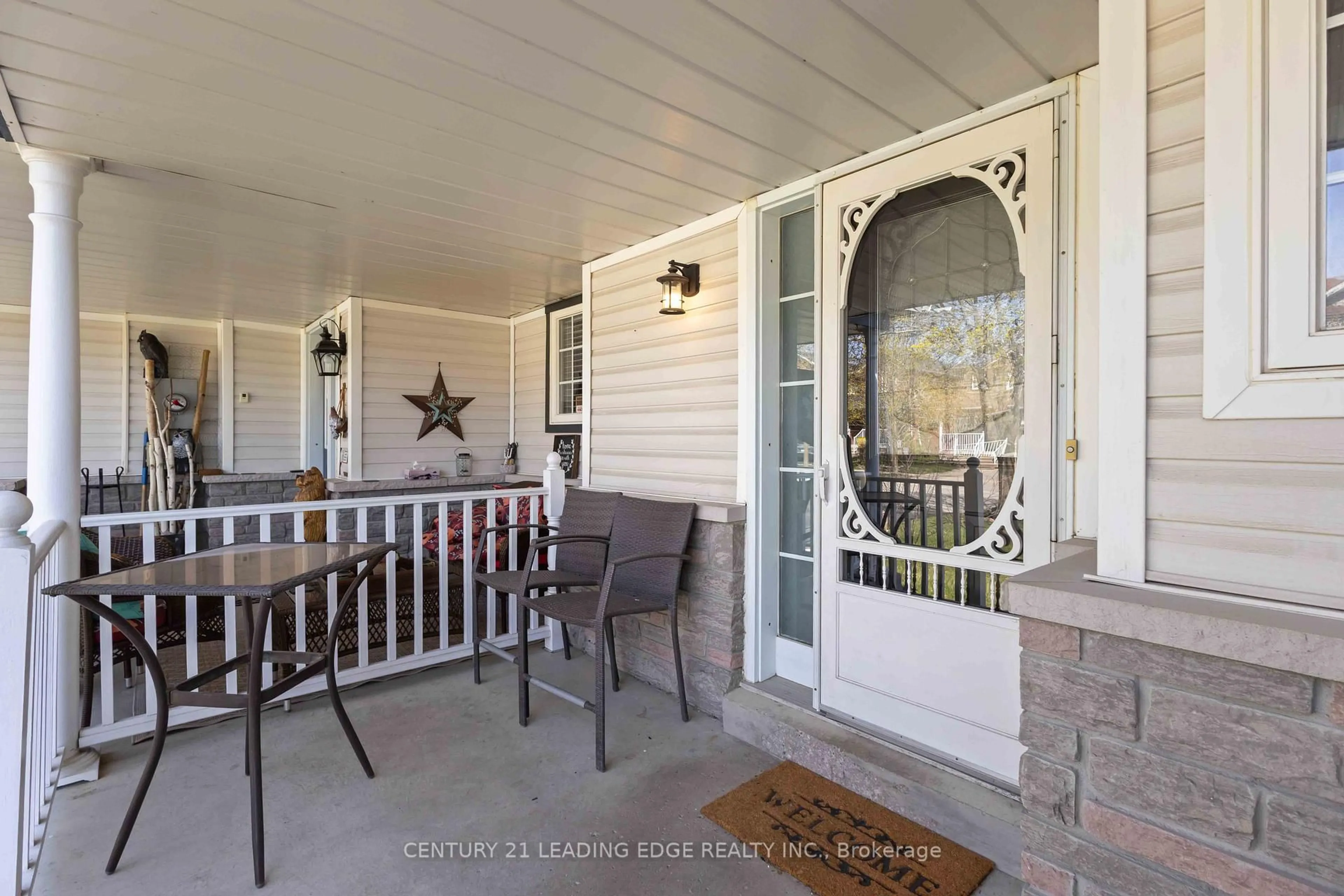 Patio, water/lake/river/ocean view for 68 Melody Dr, Whitby Ontario L1M 1K2