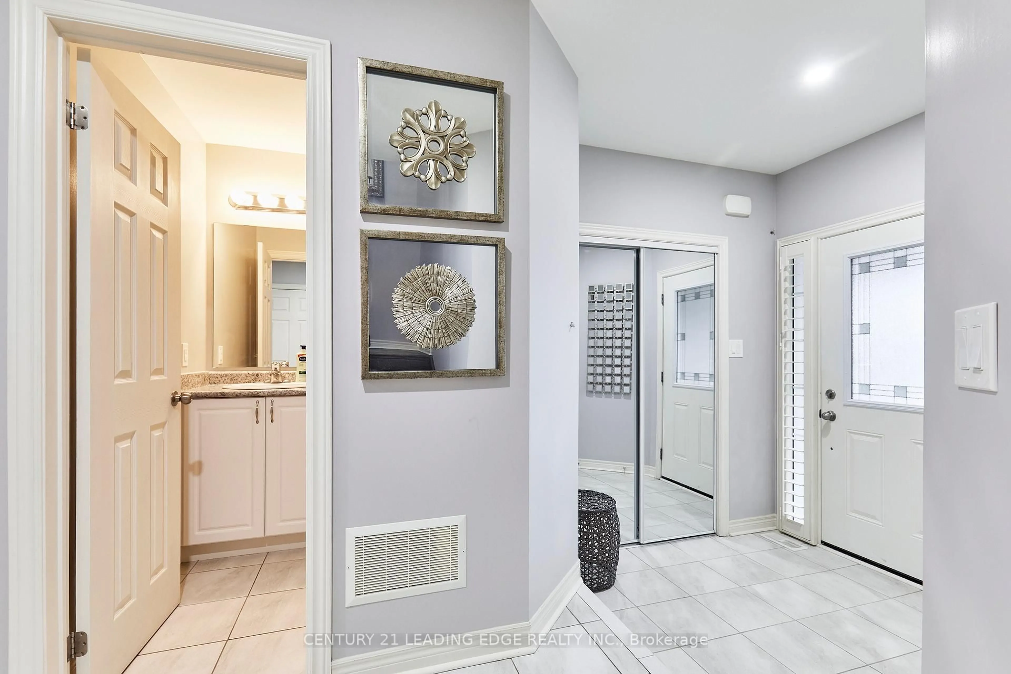 Indoor entryway for 152 Leney St, Ajax Ontario L1Z 0T6