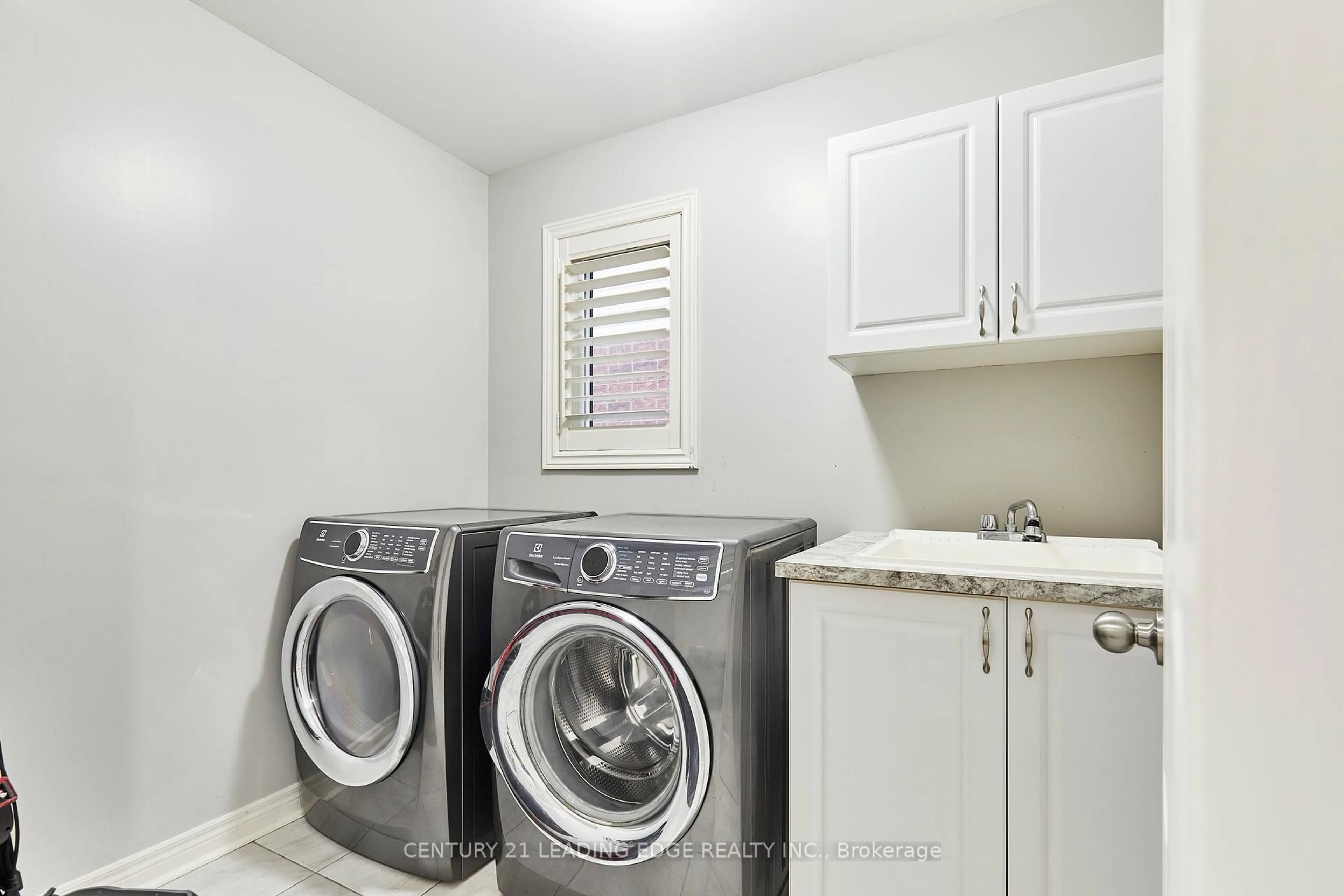 Laundry room for 152 Leney St, Ajax Ontario L1Z 0T6