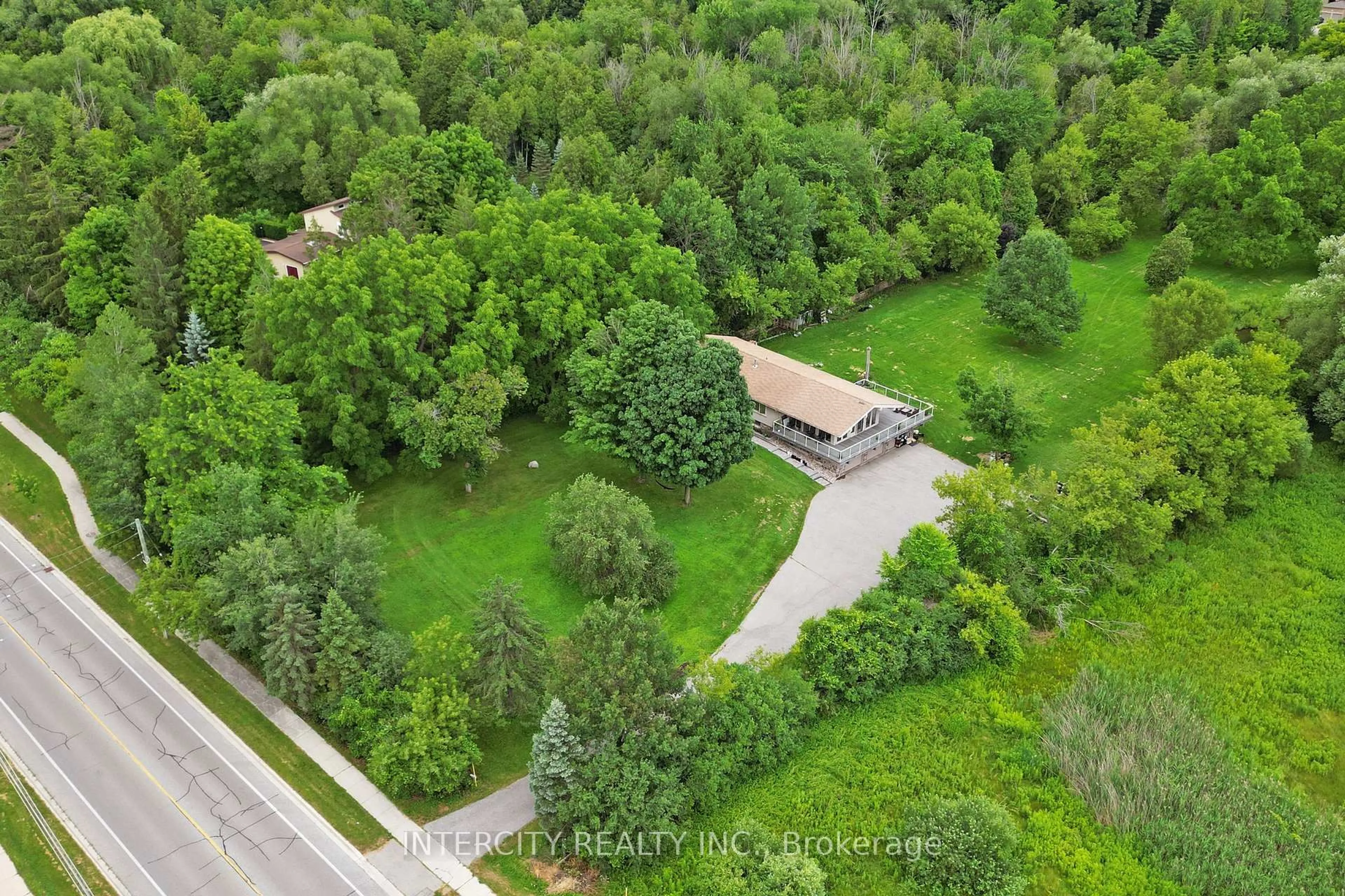 A pic from outside/outdoor area/front of a property/back of a property/a pic from drone, forest/trees view for 3505 Cochrane St, Whitby Ontario L1R 2P2