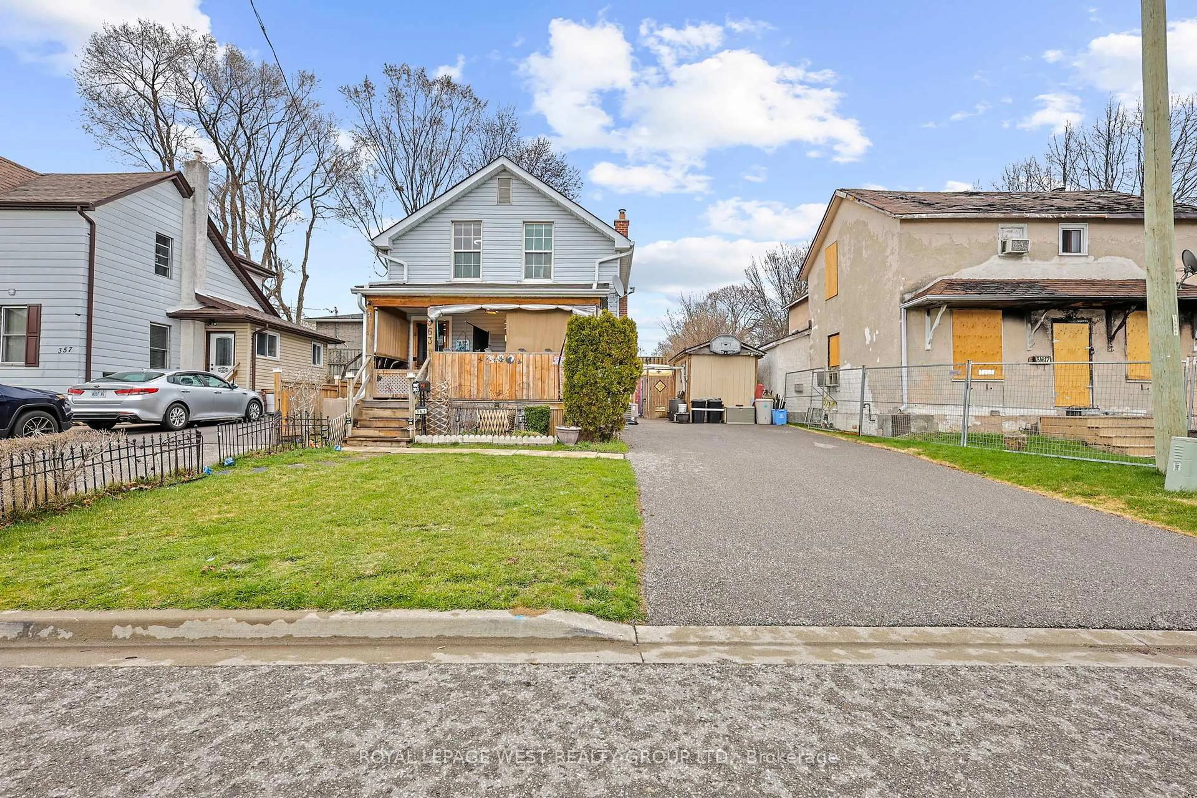 Unknown for 363 Centre St, Oshawa Ontario L1H 4B6