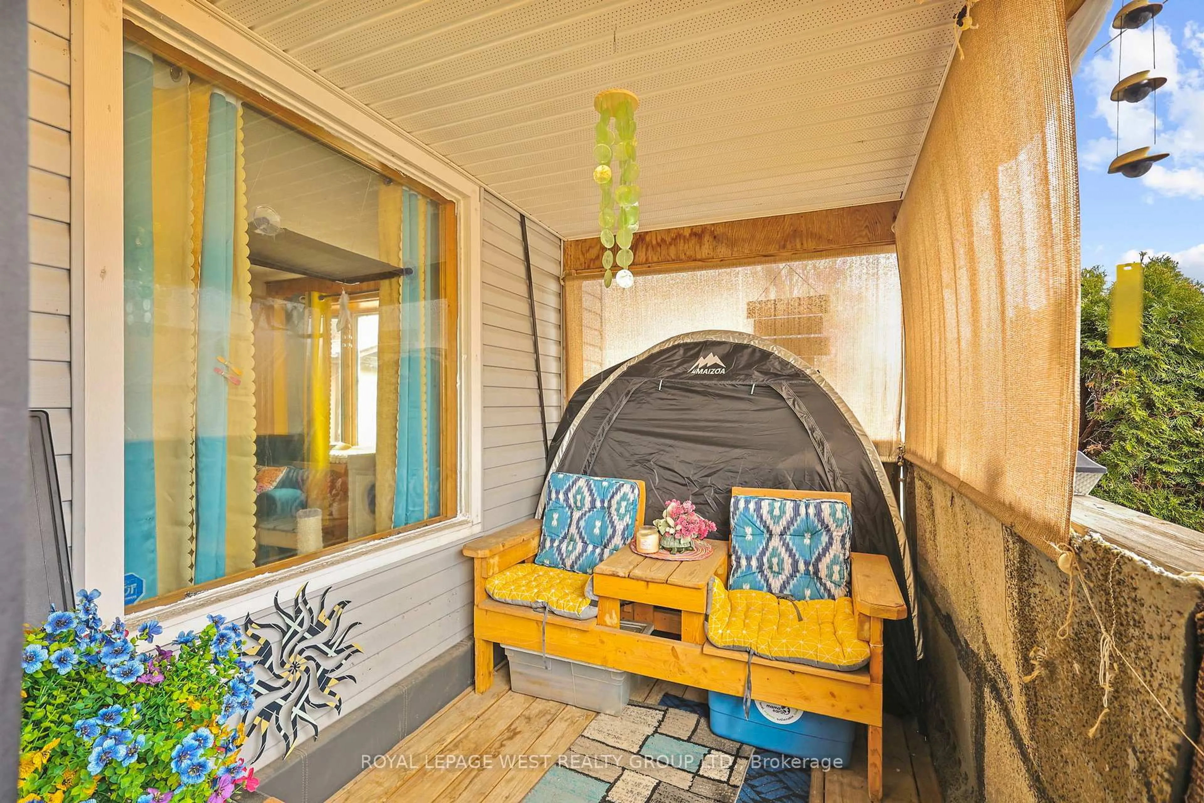 Patio, street for 363 Centre St, Oshawa Ontario L1H 4B6