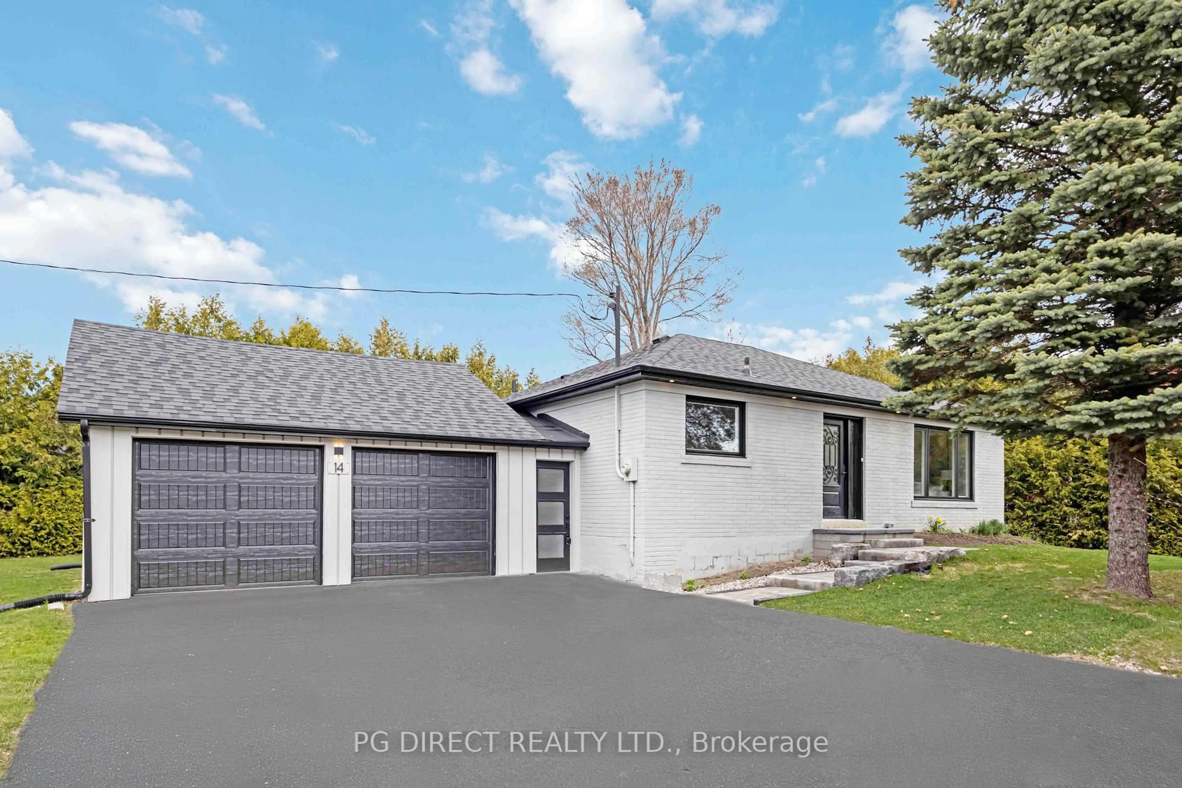 A pic from outside/outdoor area/front of a property/back of a property/a pic from drone, street for 14 Heber Down Cres, Whitby Ontario L1M 1A8