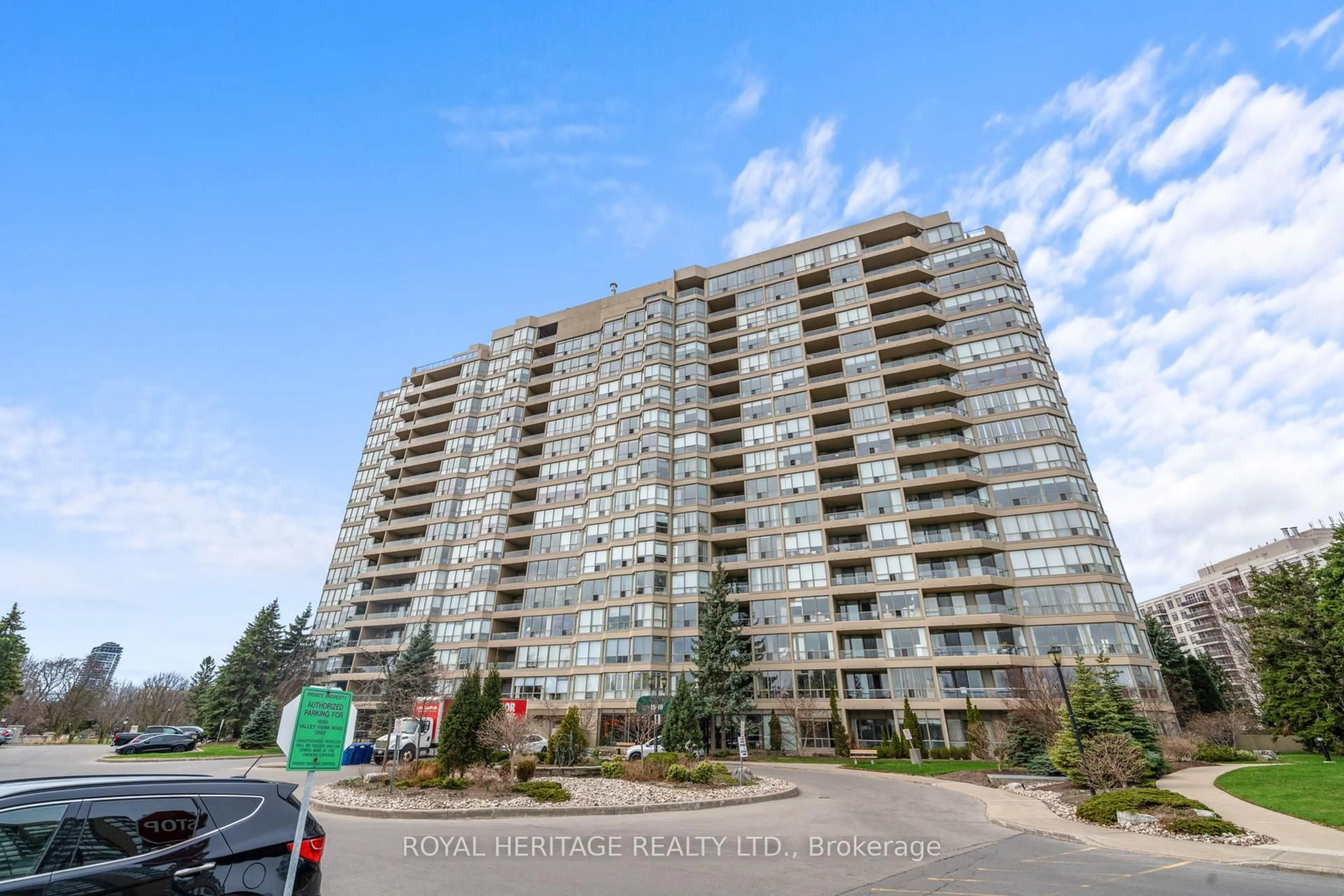 A pic from outside/outdoor area/front of a property/back of a property/a pic from drone, building for 1880 Valley Farm Rd #720, Pickering Ontario L1V 6B3