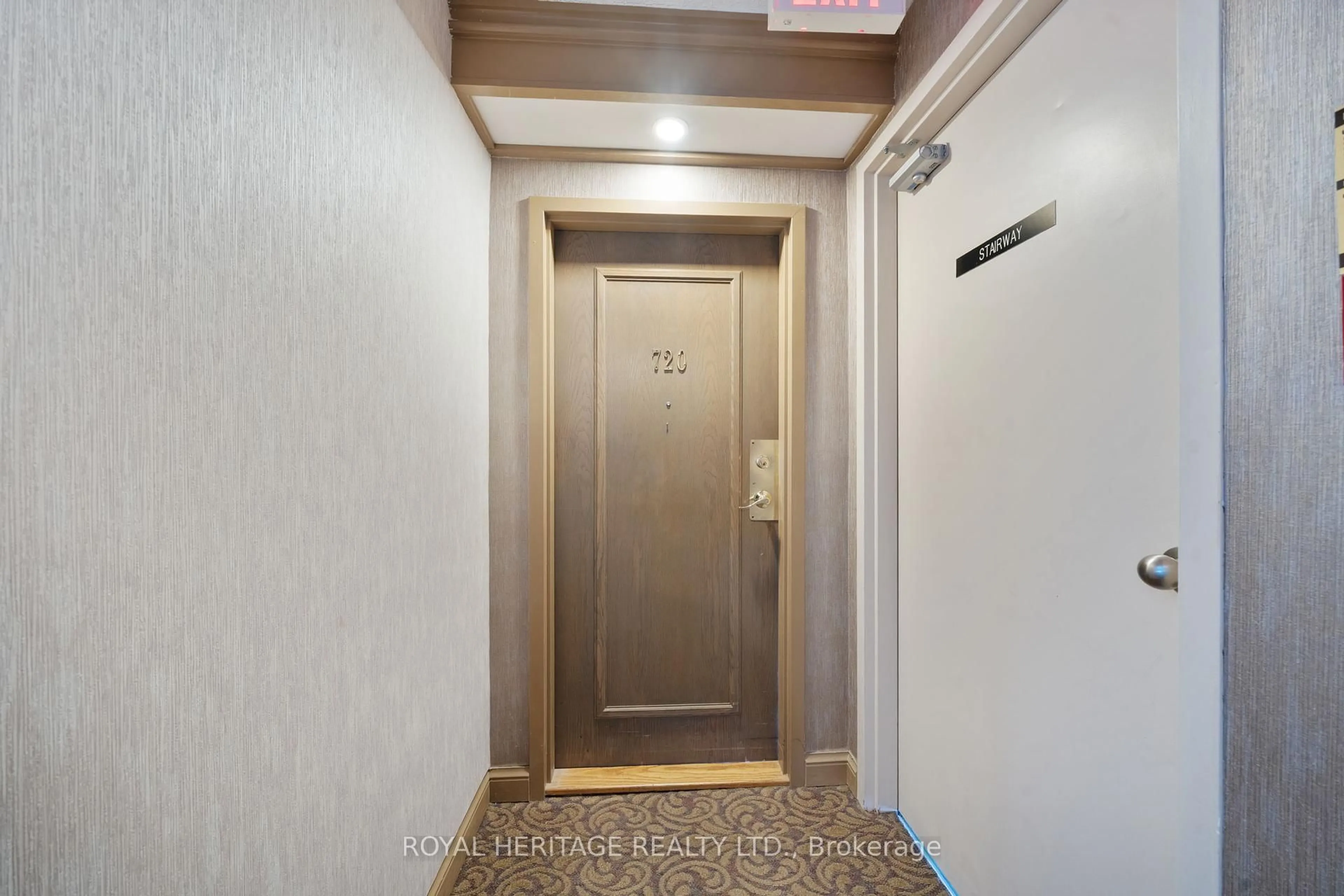 Indoor foyer for 1880 Valley Farm Rd #720, Pickering Ontario L1V 6B3