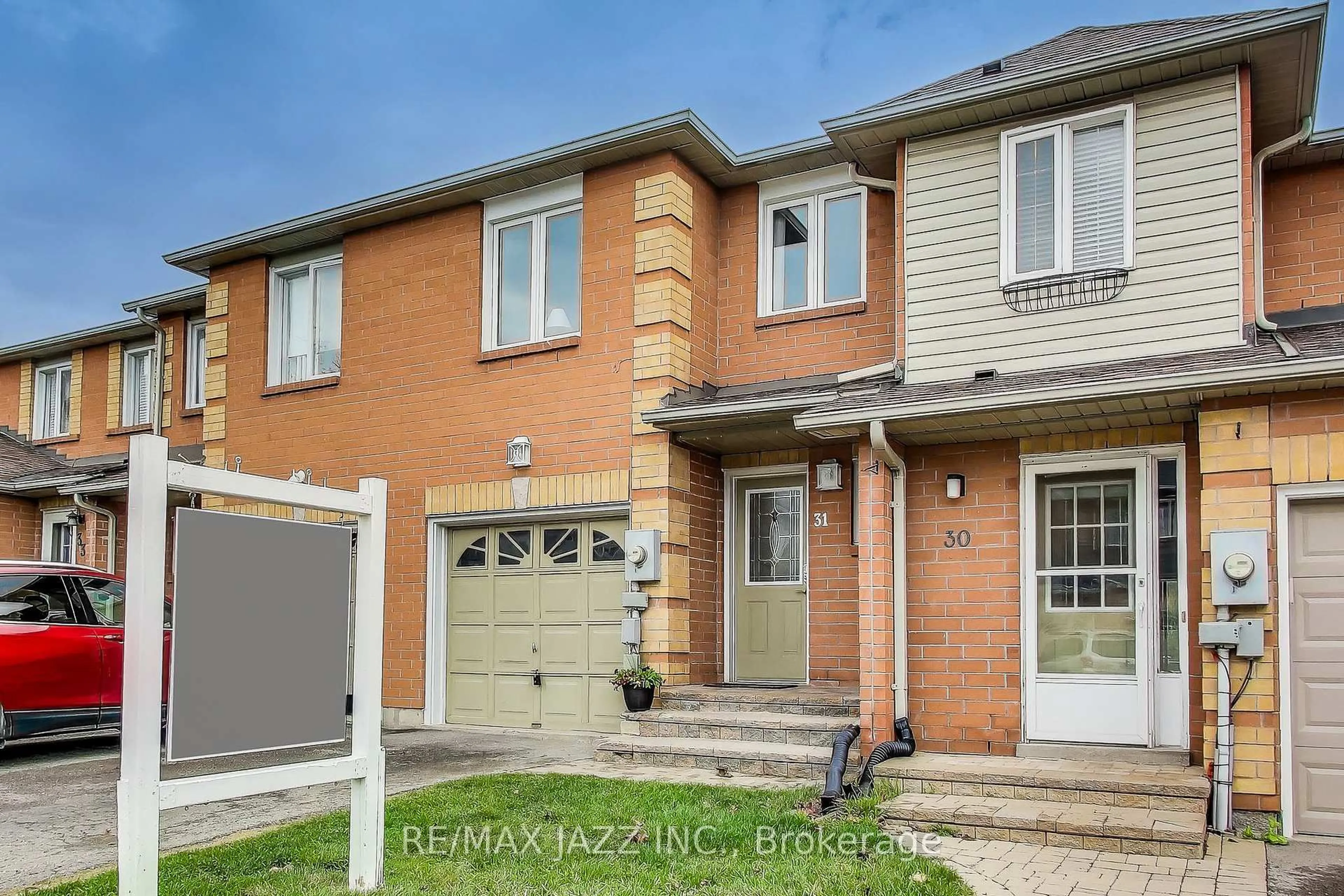 Home with brick exterior material, street for 811 Wilson Rd #31, Oshawa Ontario L1G 7Z5