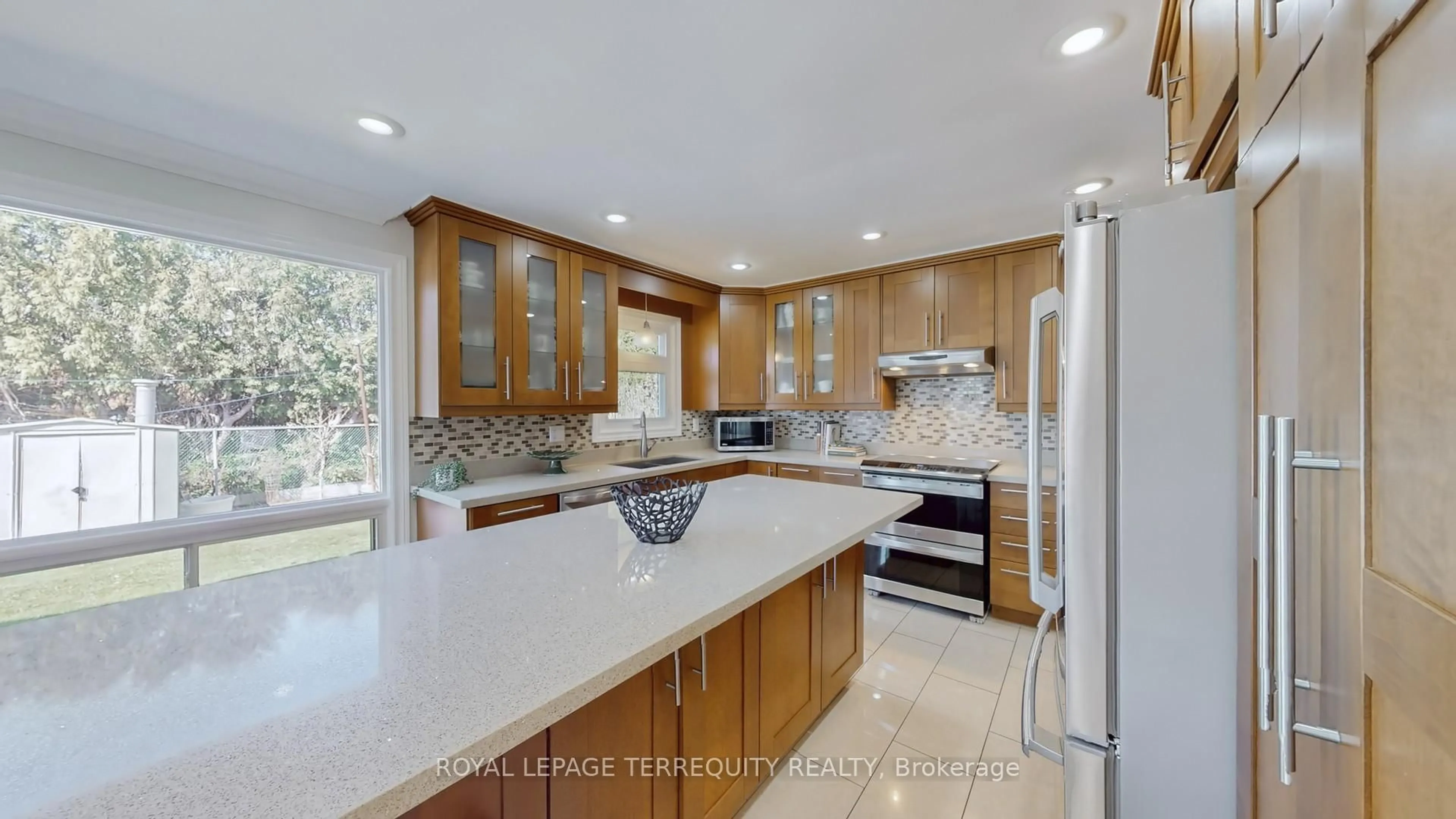 Open concept kitchen, ceramic/tile floor for 8 Ashall Blvd, Toronto Ontario M4B 3C1