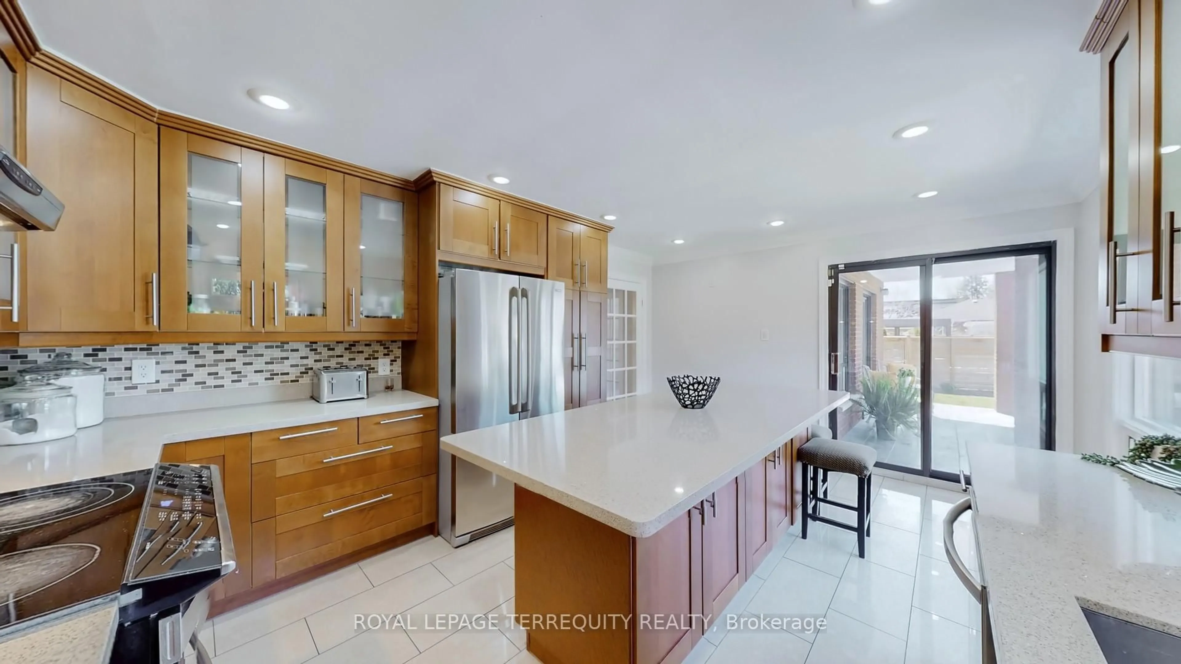 Open concept kitchen, ceramic/tile floor for 8 Ashall Blvd, Toronto Ontario M4B 3C1