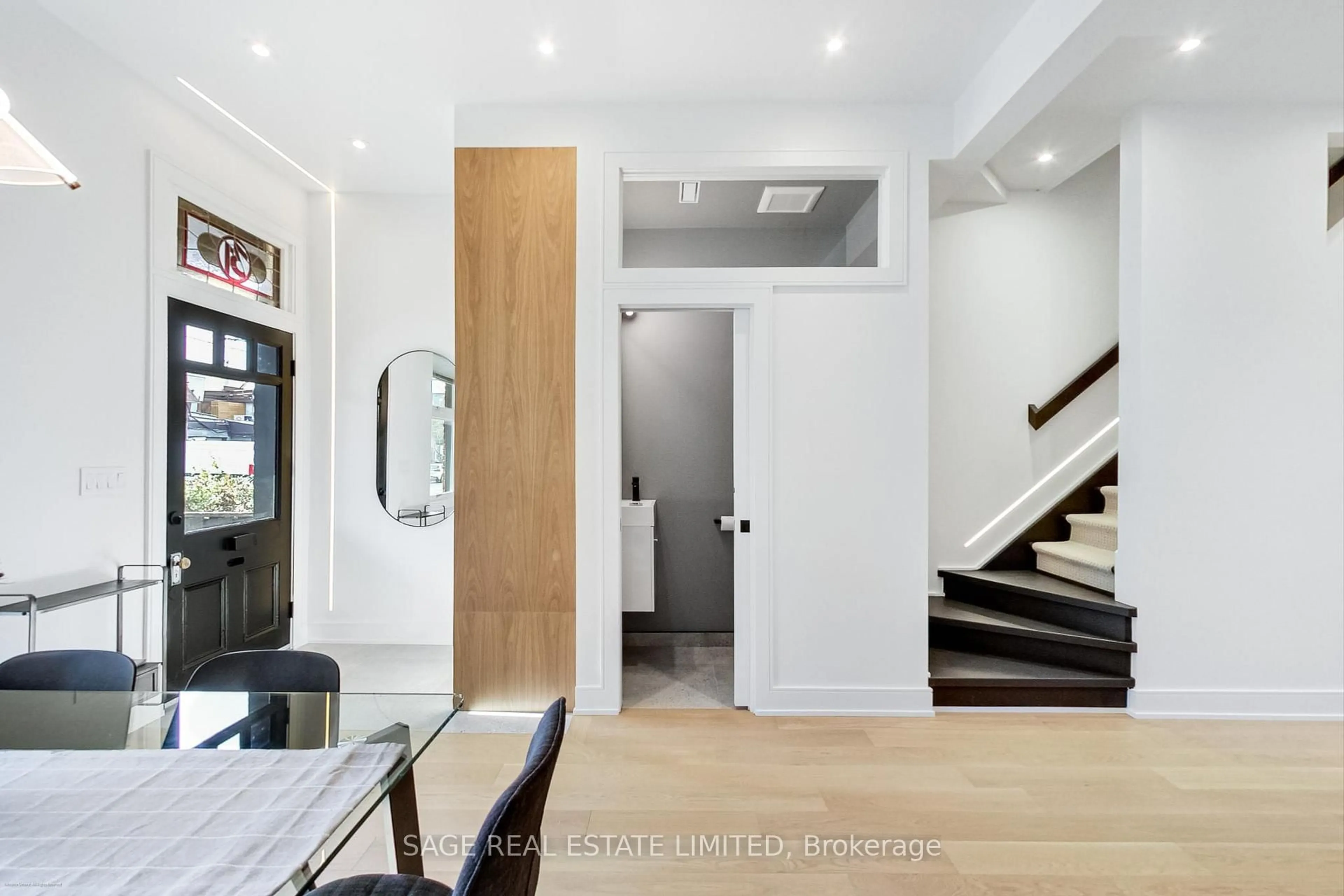 Unknown for 31 Kelvin Ave, Toronto Ontario M4C 5C7