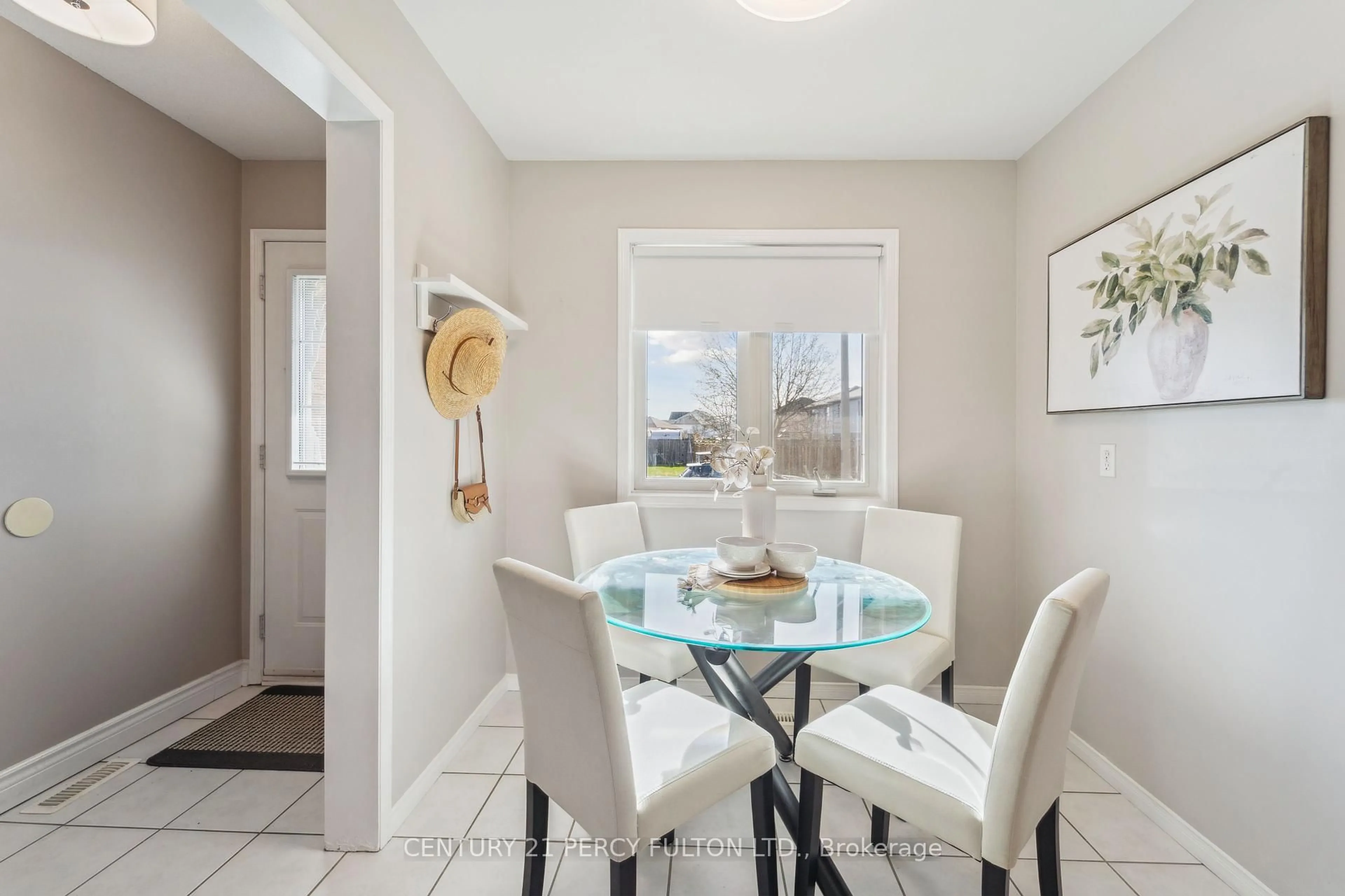 Dining room, ceramic/tile floor for 99 Firwood Ave, Clarington Ontario L1E 3B3