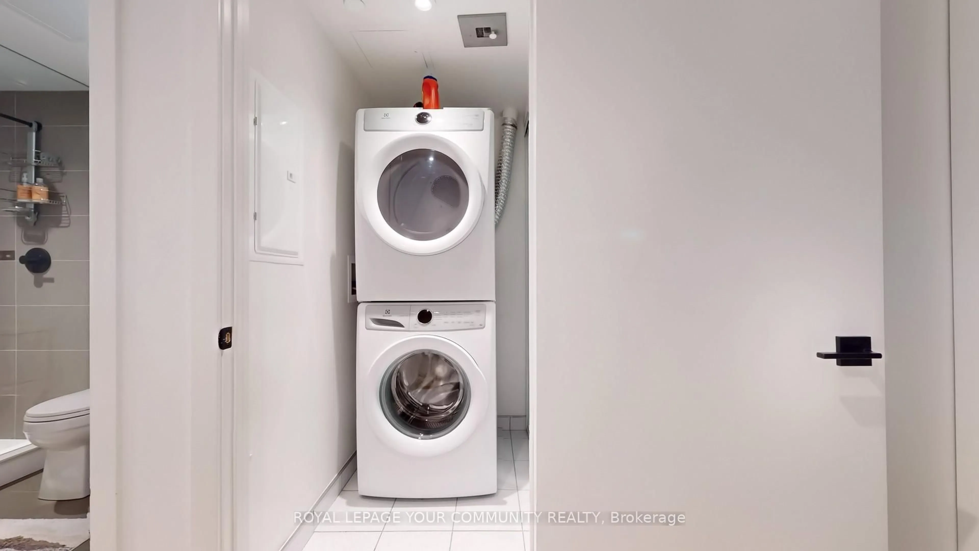 Laundry room for 1888 Queen St #307, Toronto Ontario M4L 1H3