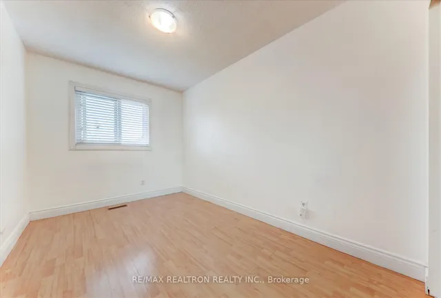 Additional property image - 290 Braymore Blvd