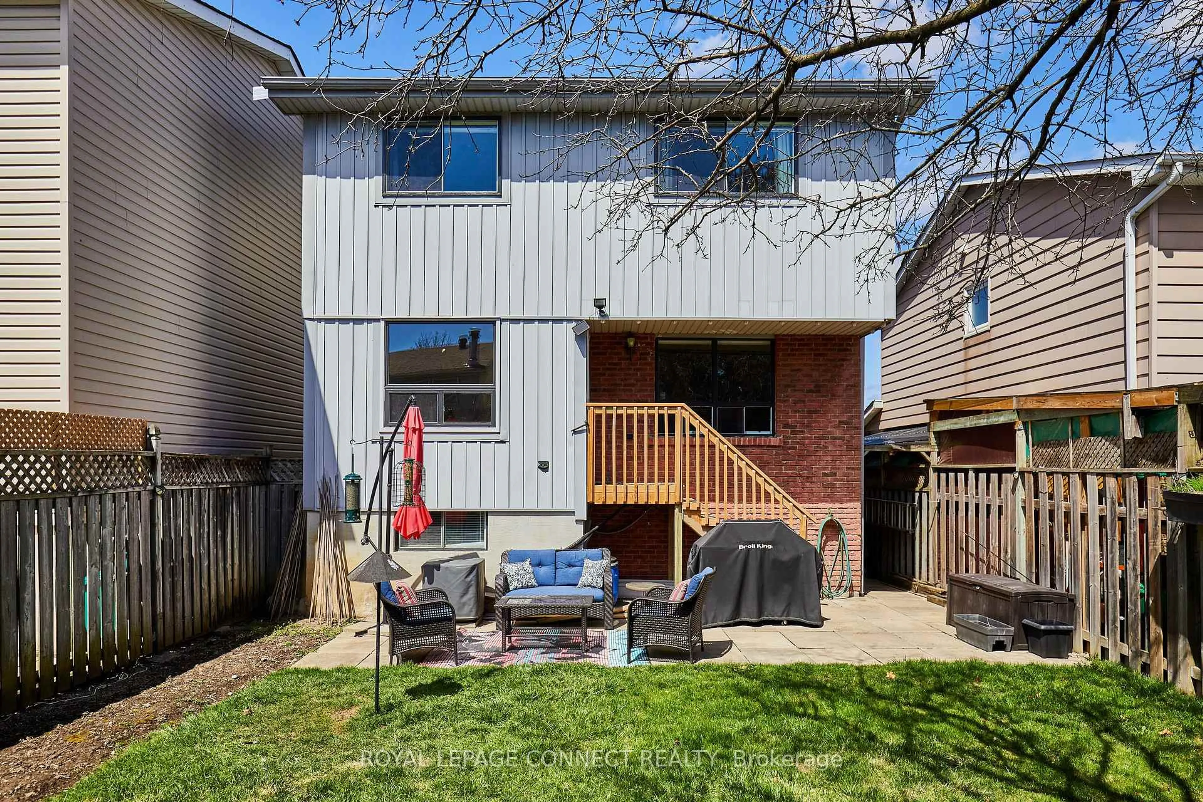 Patio, street for 1583 Alwin Circ, Pickering Ontario L1V 2W1