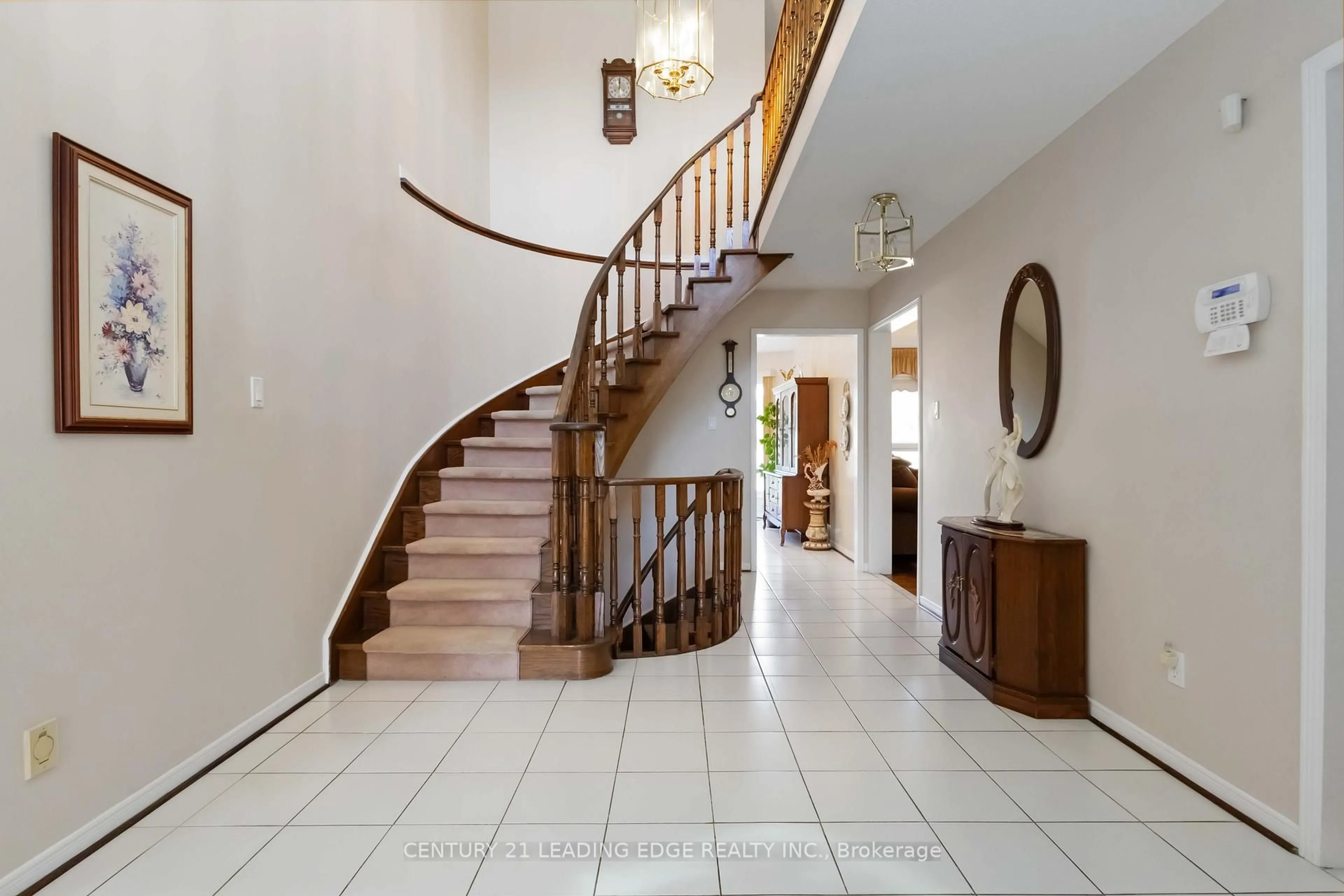 Indoor foyer for 4 Eagledance Dr, Toronto Ontario M1V 4J8
