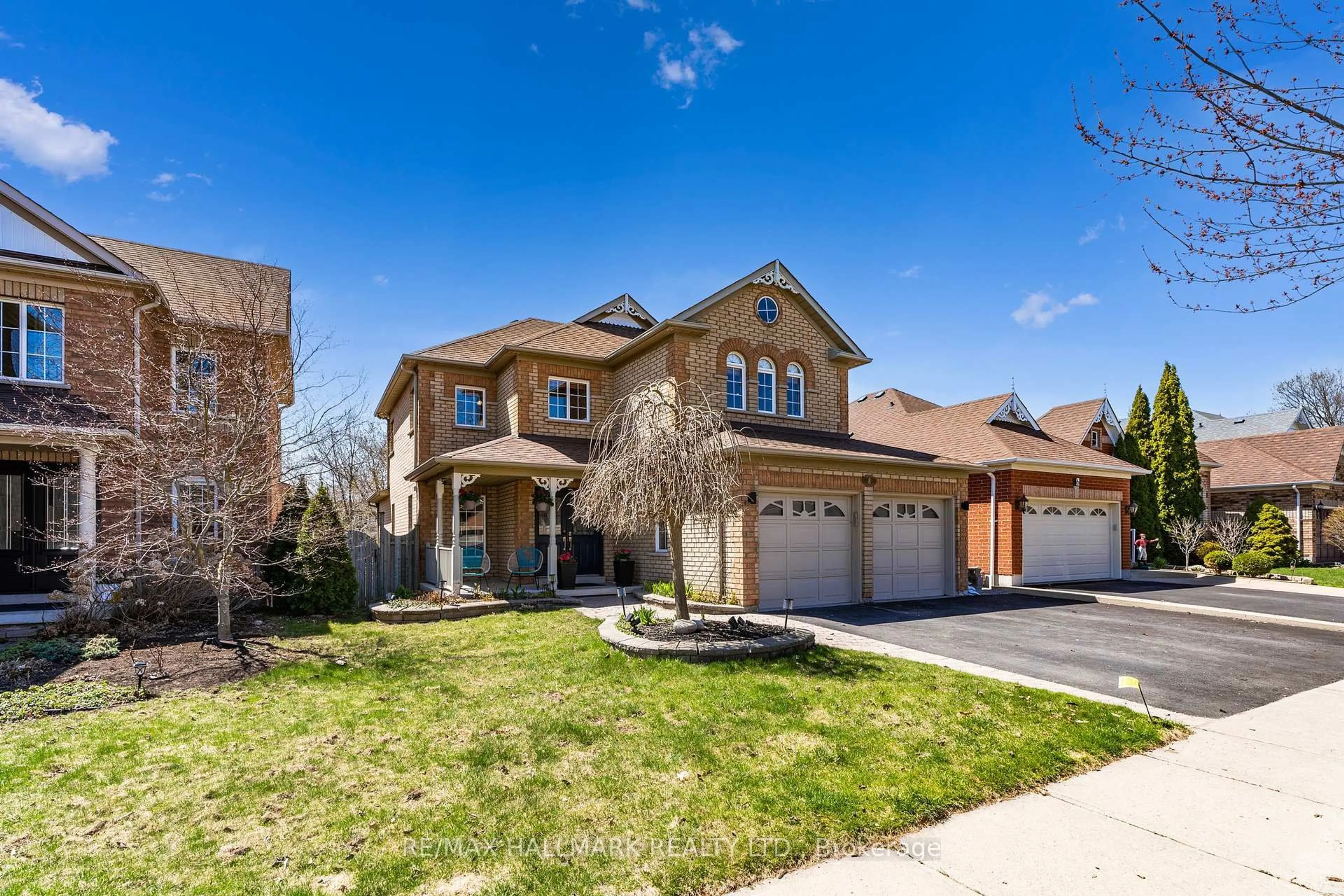 Home with brick exterior material, street for 8 Arnold Cres, Whitby Ontario L1M 1J1