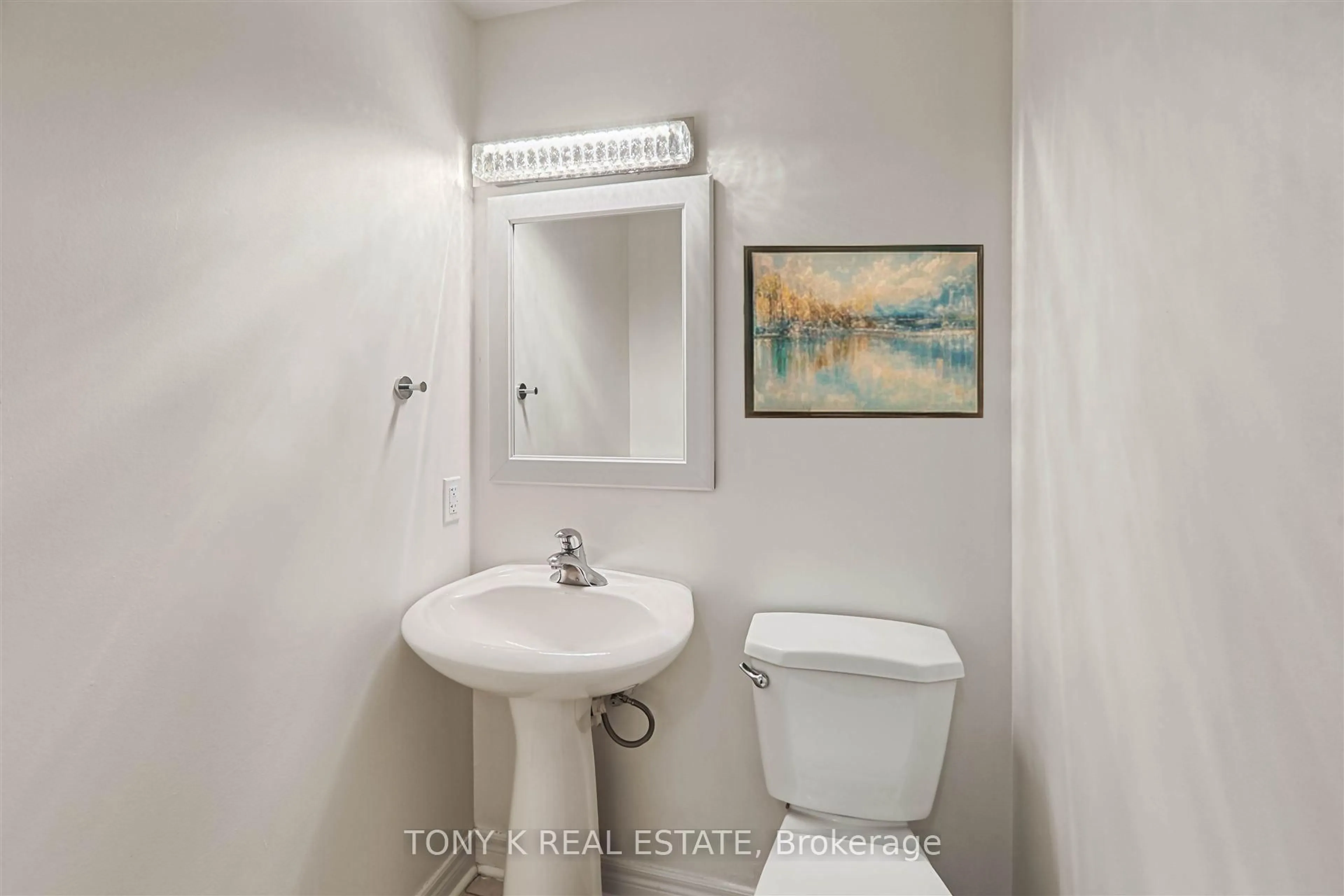Standard bathroom, unknown for 522 B Birchmount Rd, Toronto Ontario M1K 1N8