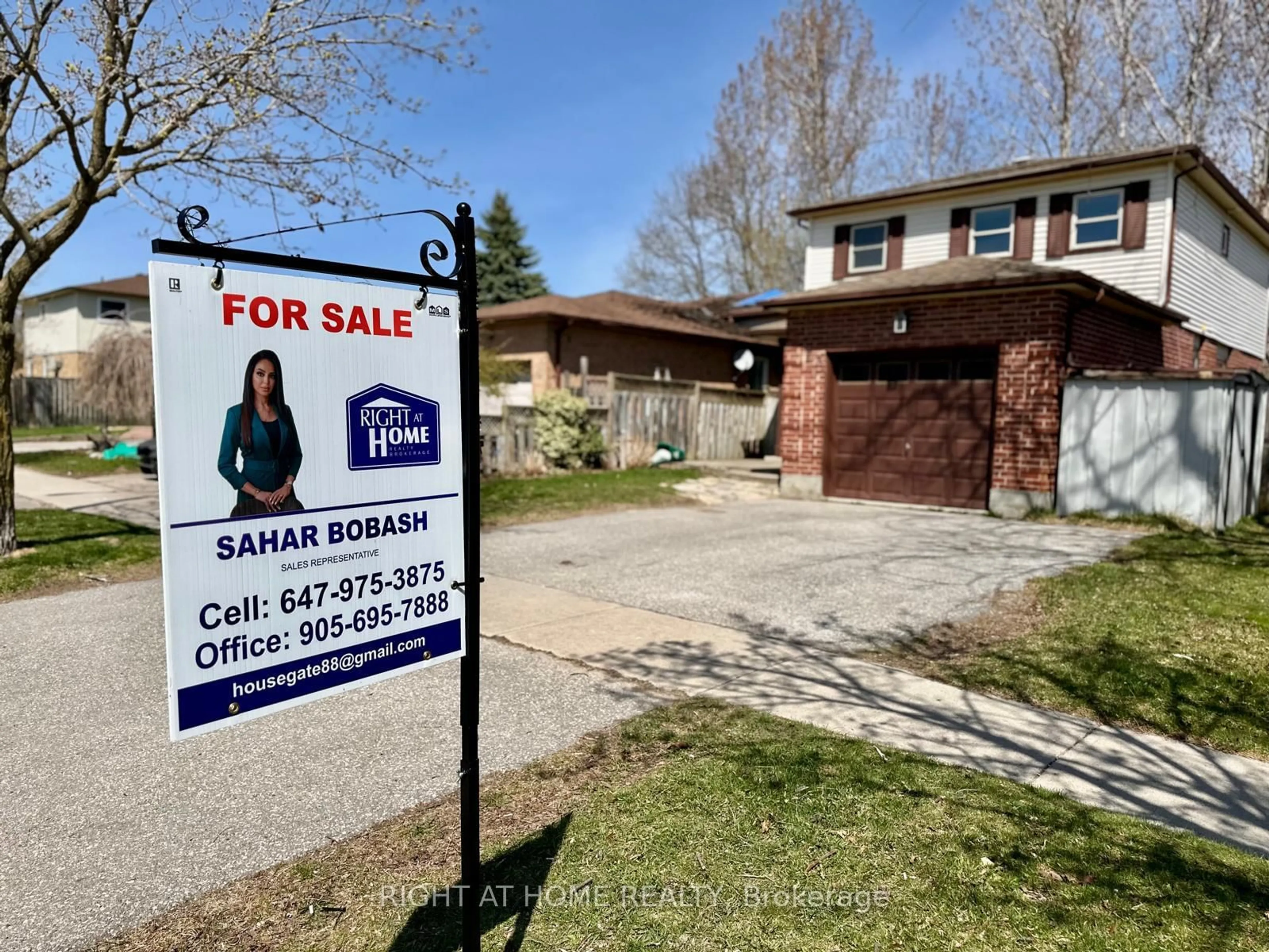 Home with brick exterior material, street for 73 Birchfield Dr, Clarington Ontario L1E 1M7