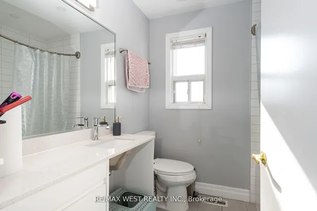 Additional property image - 10 Pastrano Crt