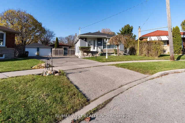 Additional property image - 10 Pastrano Crt