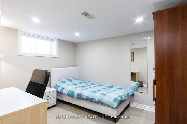 Additional property image - 10 Pastrano Crt