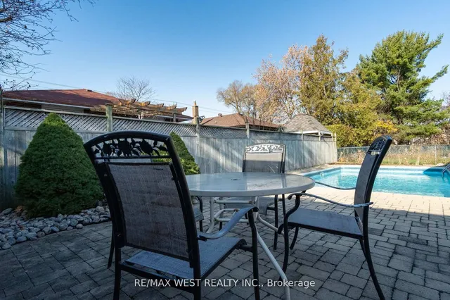 Additional property image - 10 Pastrano Crt