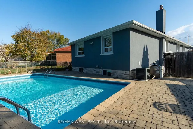Additional property image - 10 Pastrano Crt