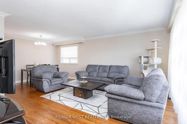 Additional property image - 10 Pastrano Crt