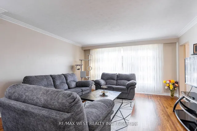 Additional property image - 10 Pastrano Crt