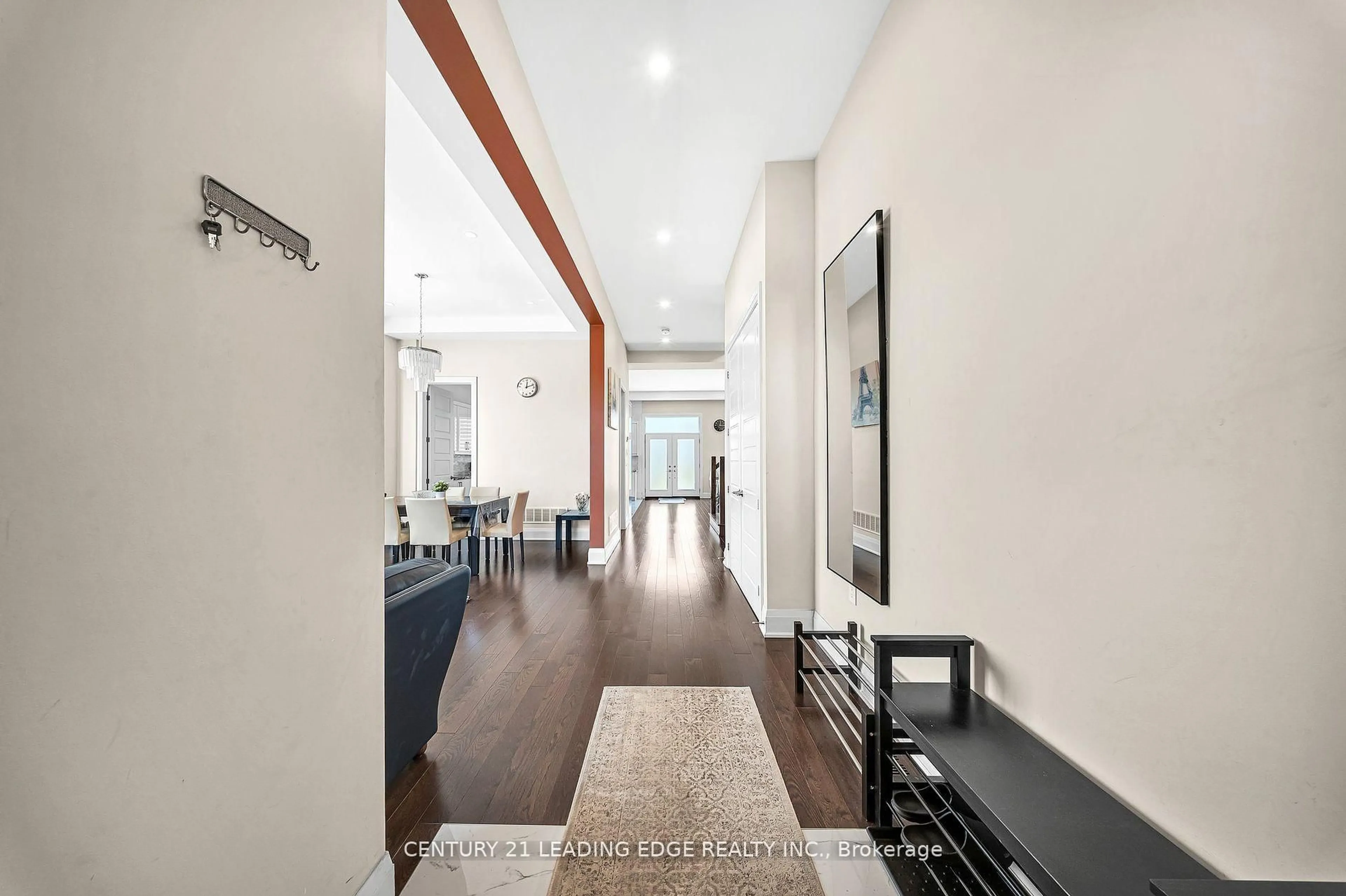 Indoor foyer for 736 Hillview Cres, Pickering Ontario L1W 2S1