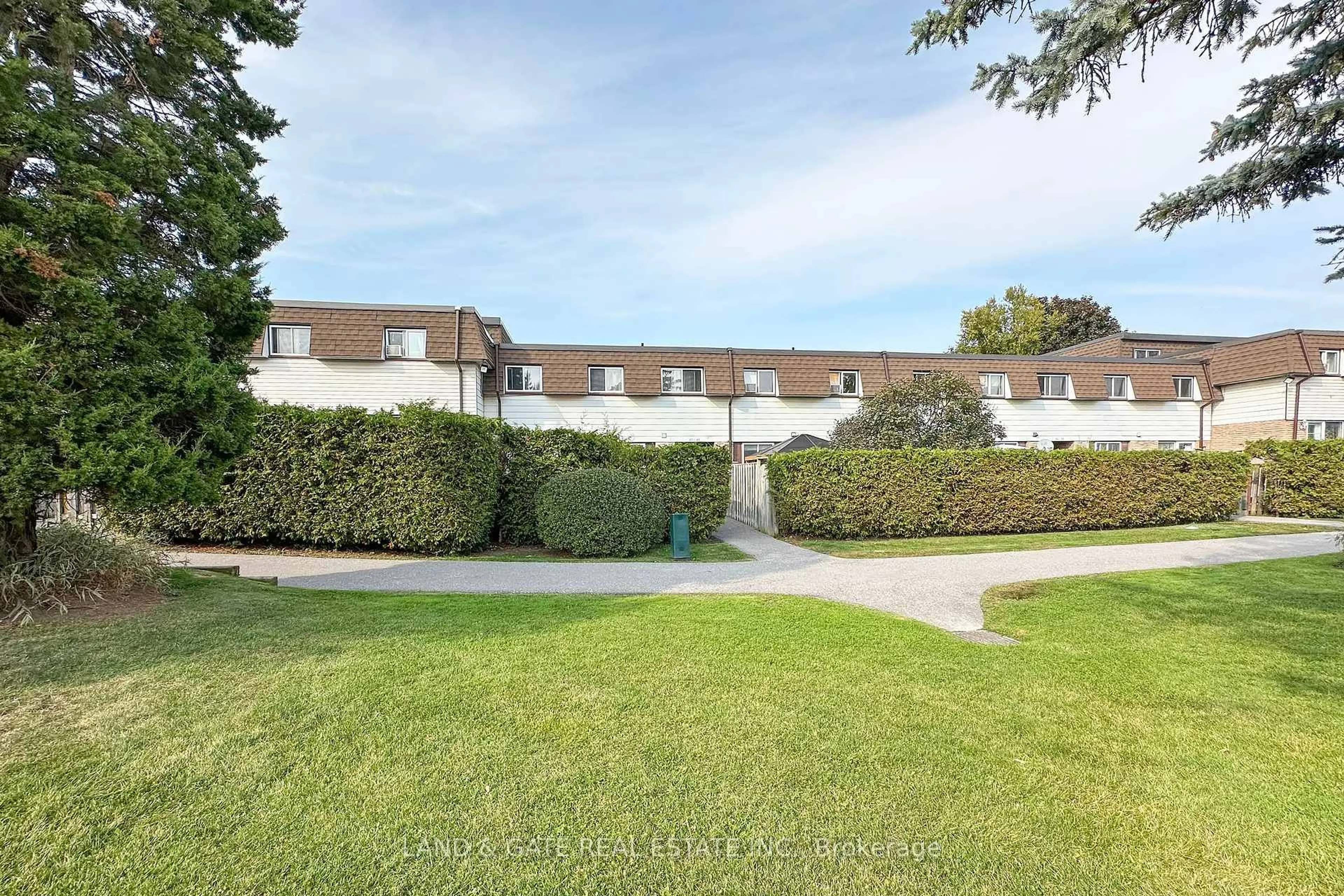 A pic from outside/outdoor area/front of a property/back of a property/a pic from drone, street for 1300 Oxford St #43, Oshawa Ontario L1J 6C5