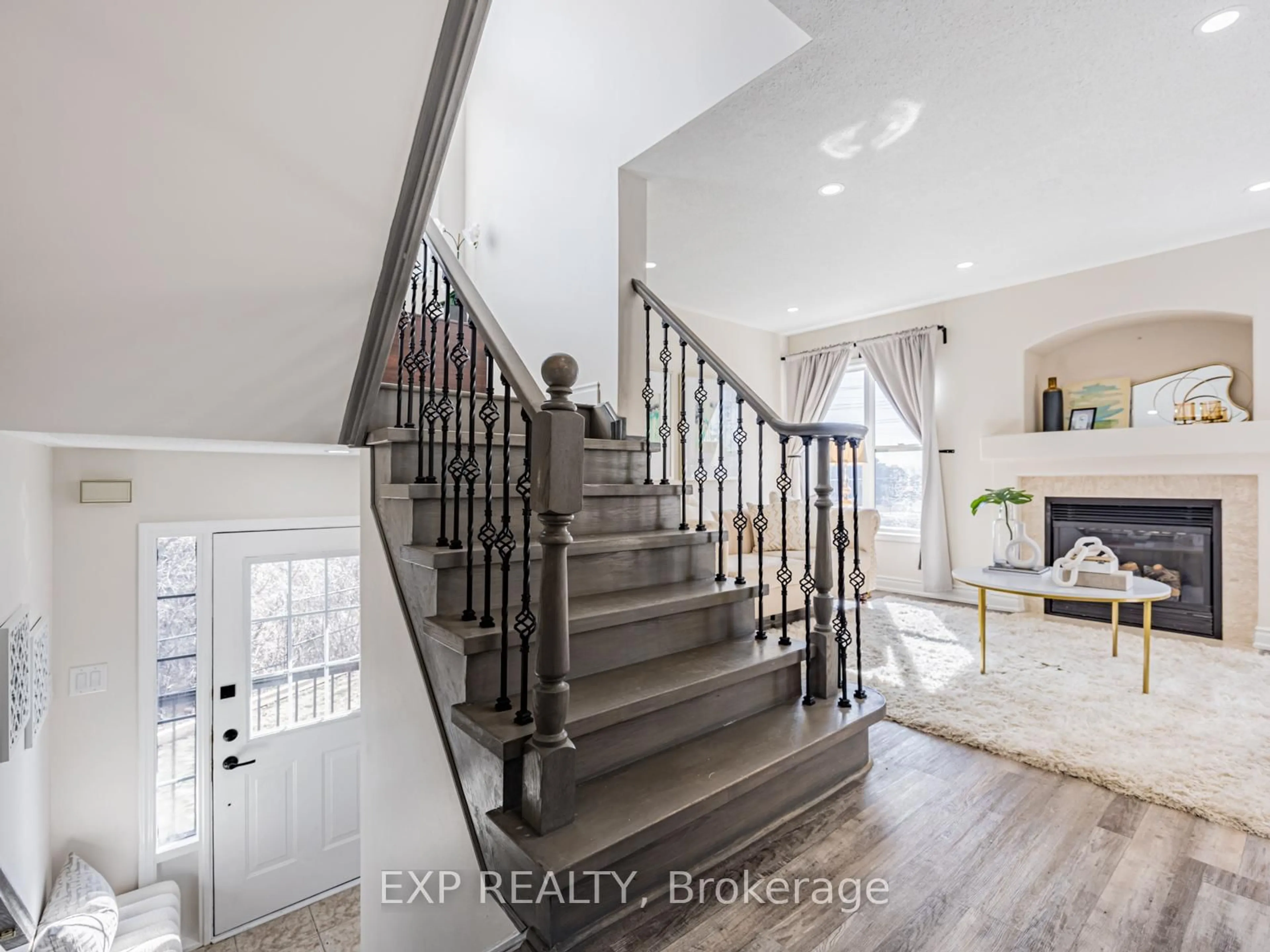 Indoor entryway for 67 Trailview Terr, Toronto Ontario M1B 6H5