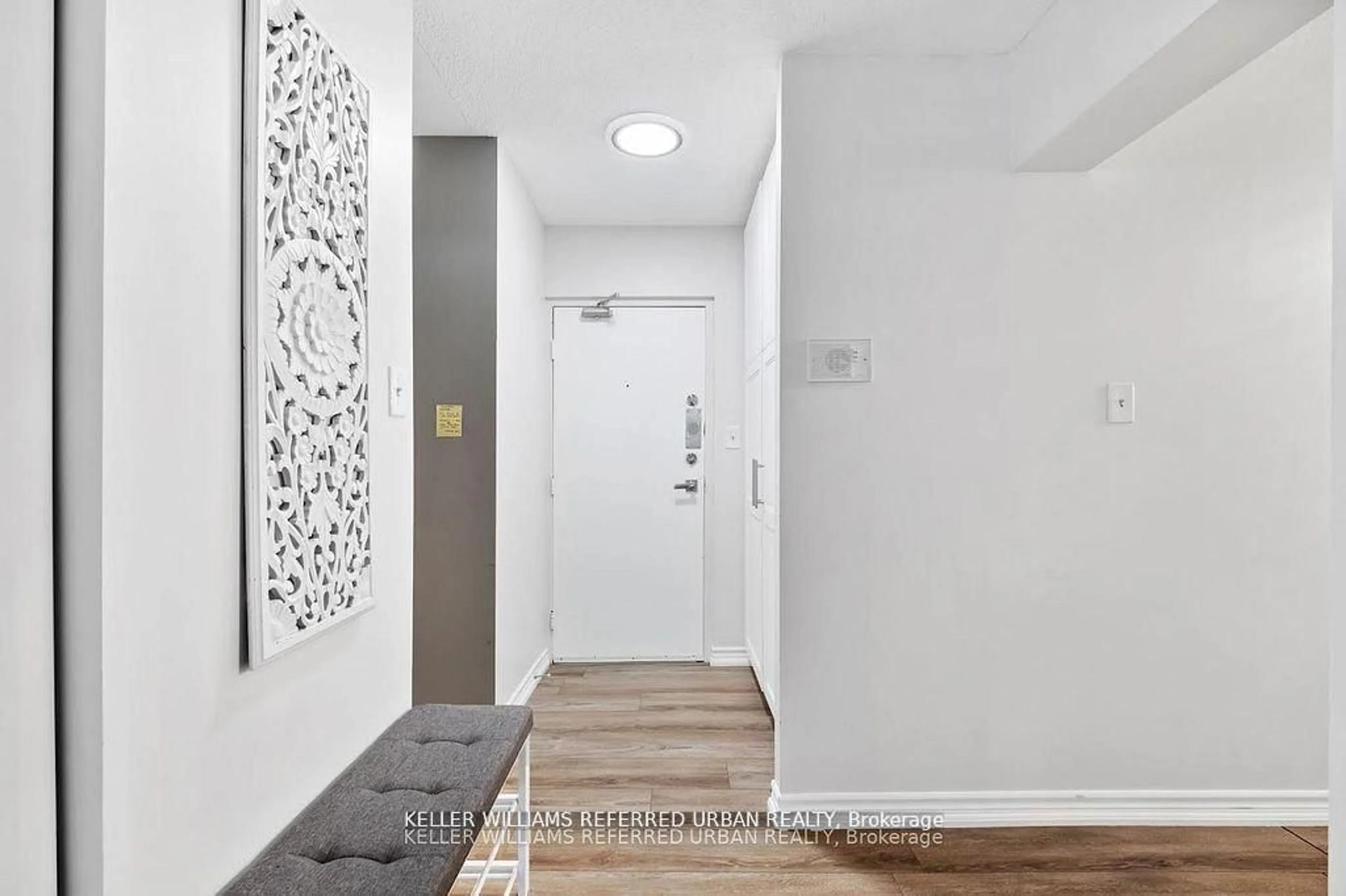 Indoor entryway for 2500 Bridletowne Circ #1004, Toronto Ontario M1W 2V6
